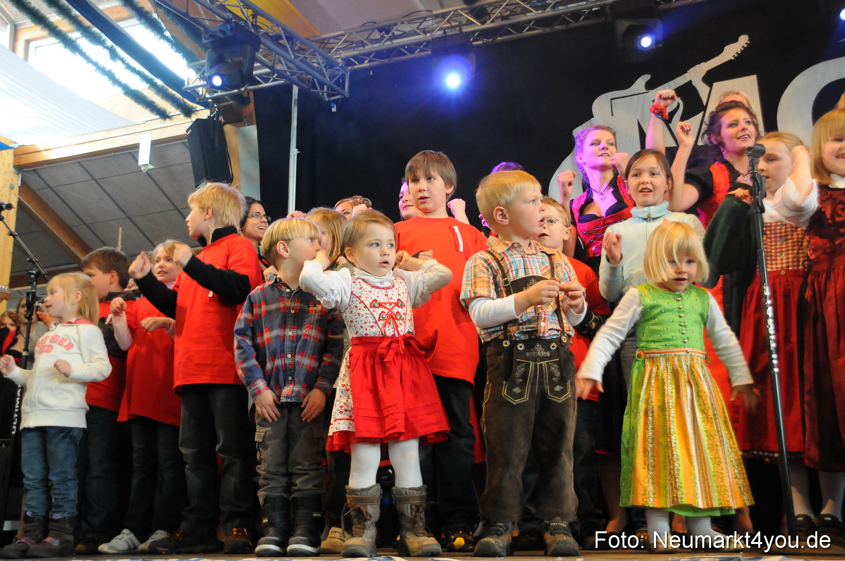 Festzug 150 Jahre Feuerwehr Neumarkt 160510 0258