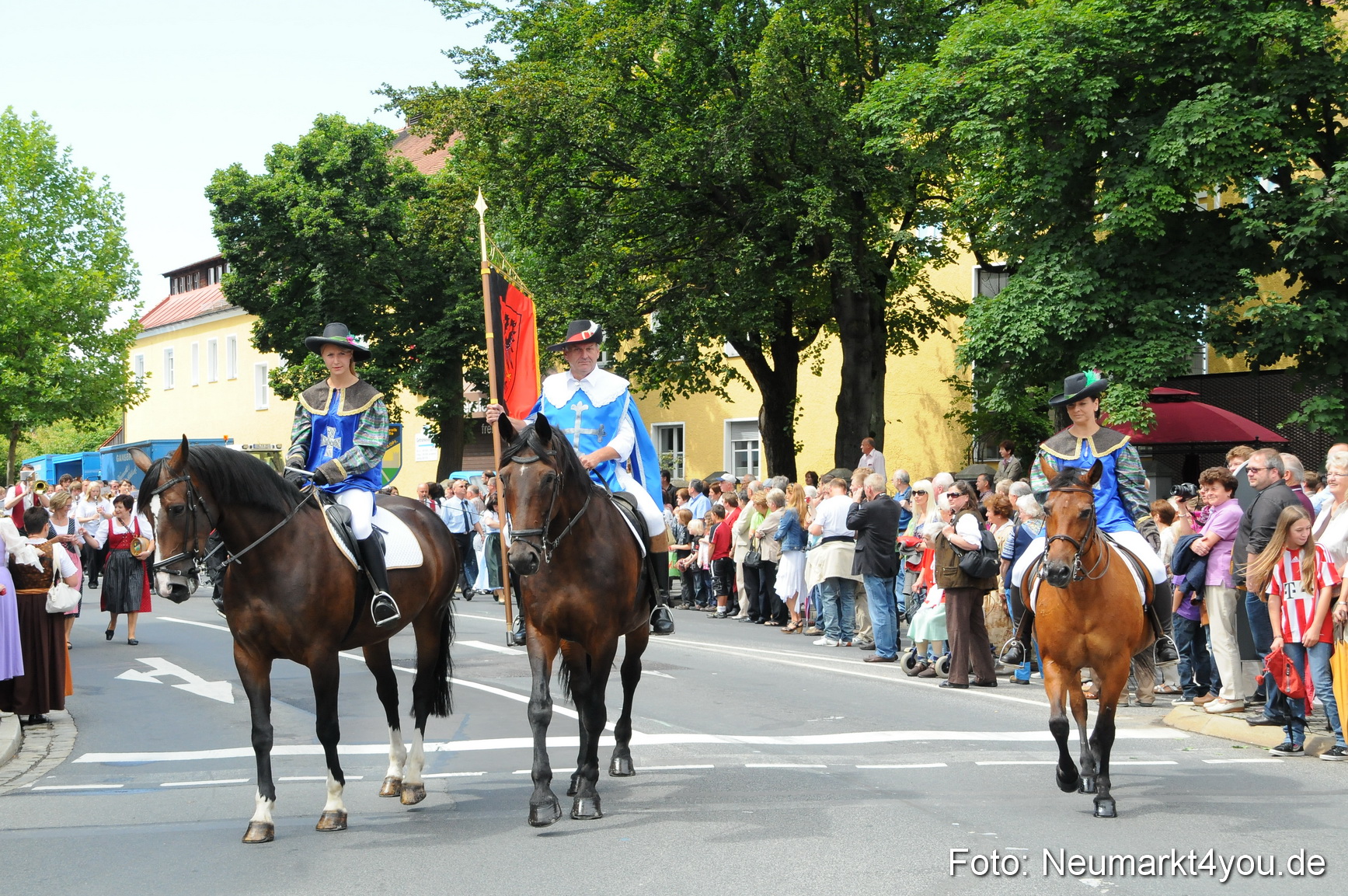 Volksfestzug Neumarkt 080810 0001