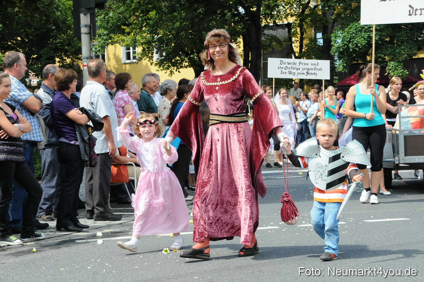 Volksfestzug Neumarkt 080810 0013