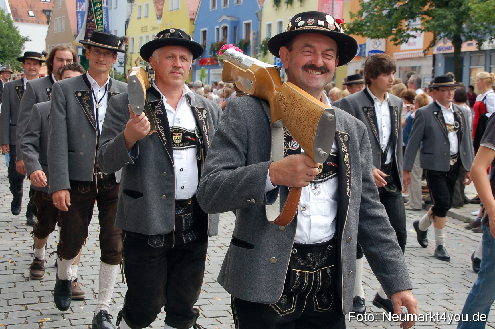 Volksfestzug Neumarkt 080810 0418