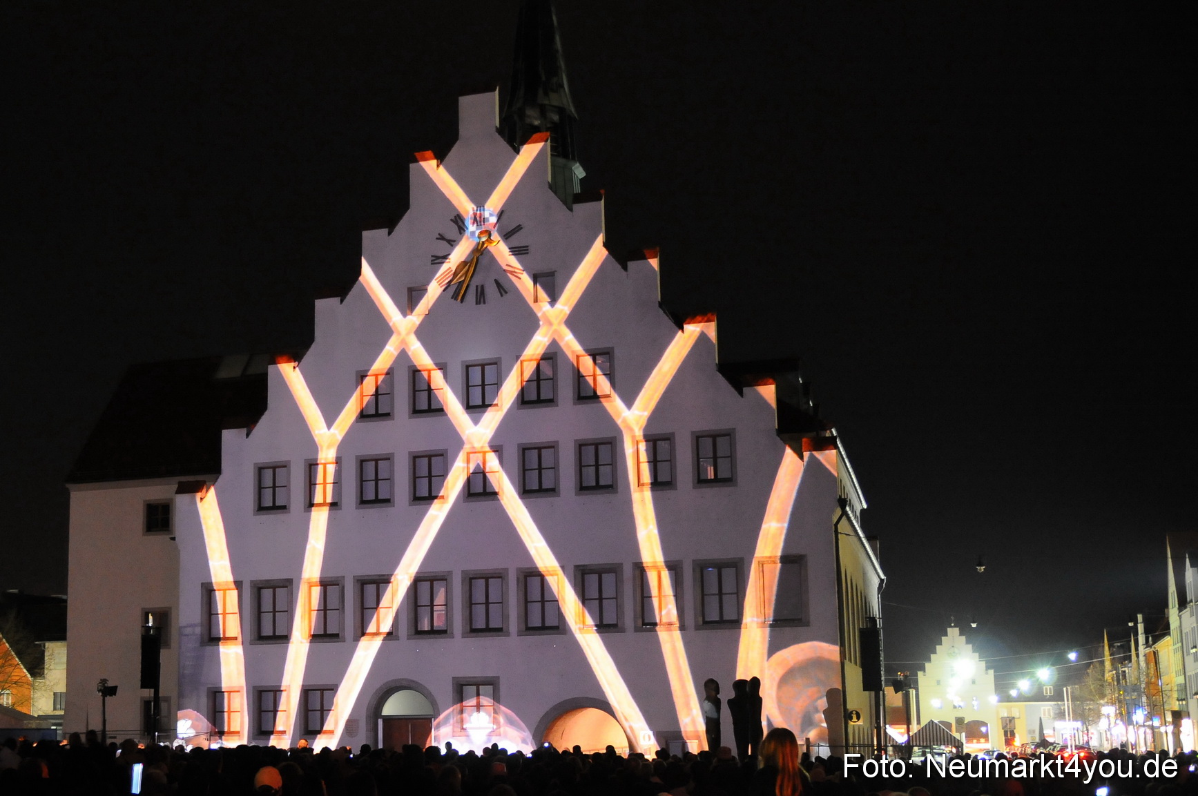 Jubiläumsshow Rathausfassade 200310 0020