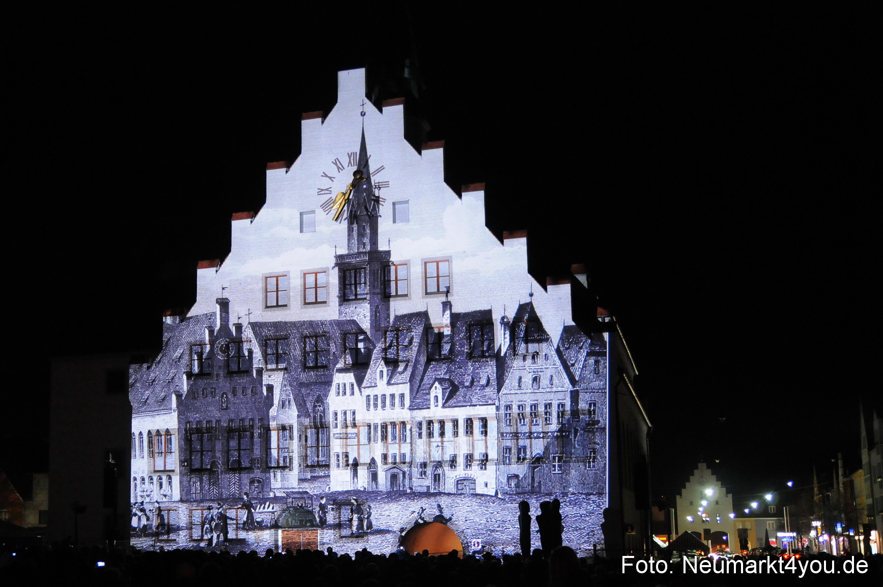 Jubiläumsshow Rathausfassade 200310 0023