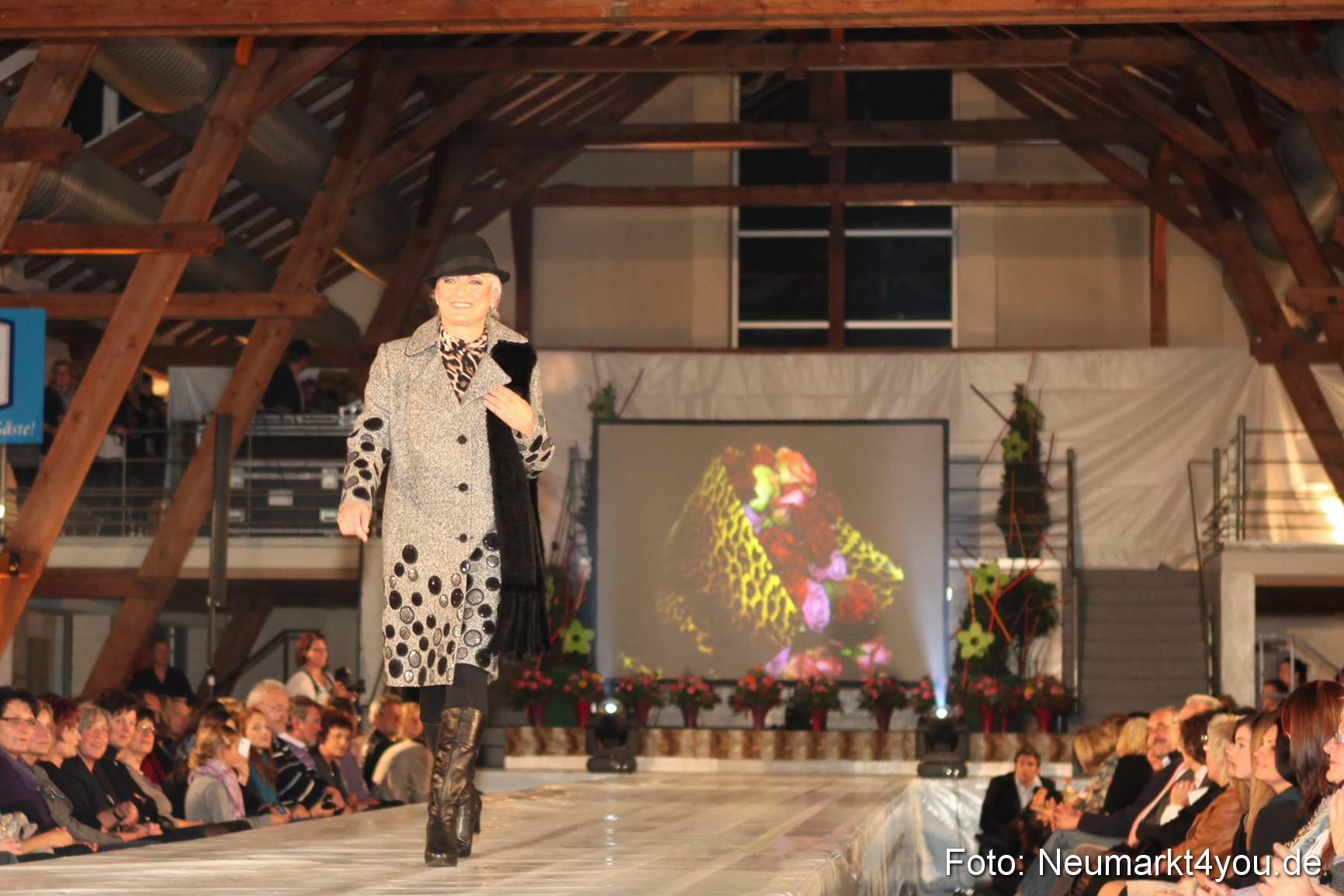 Revival Modenschau 011010 0009