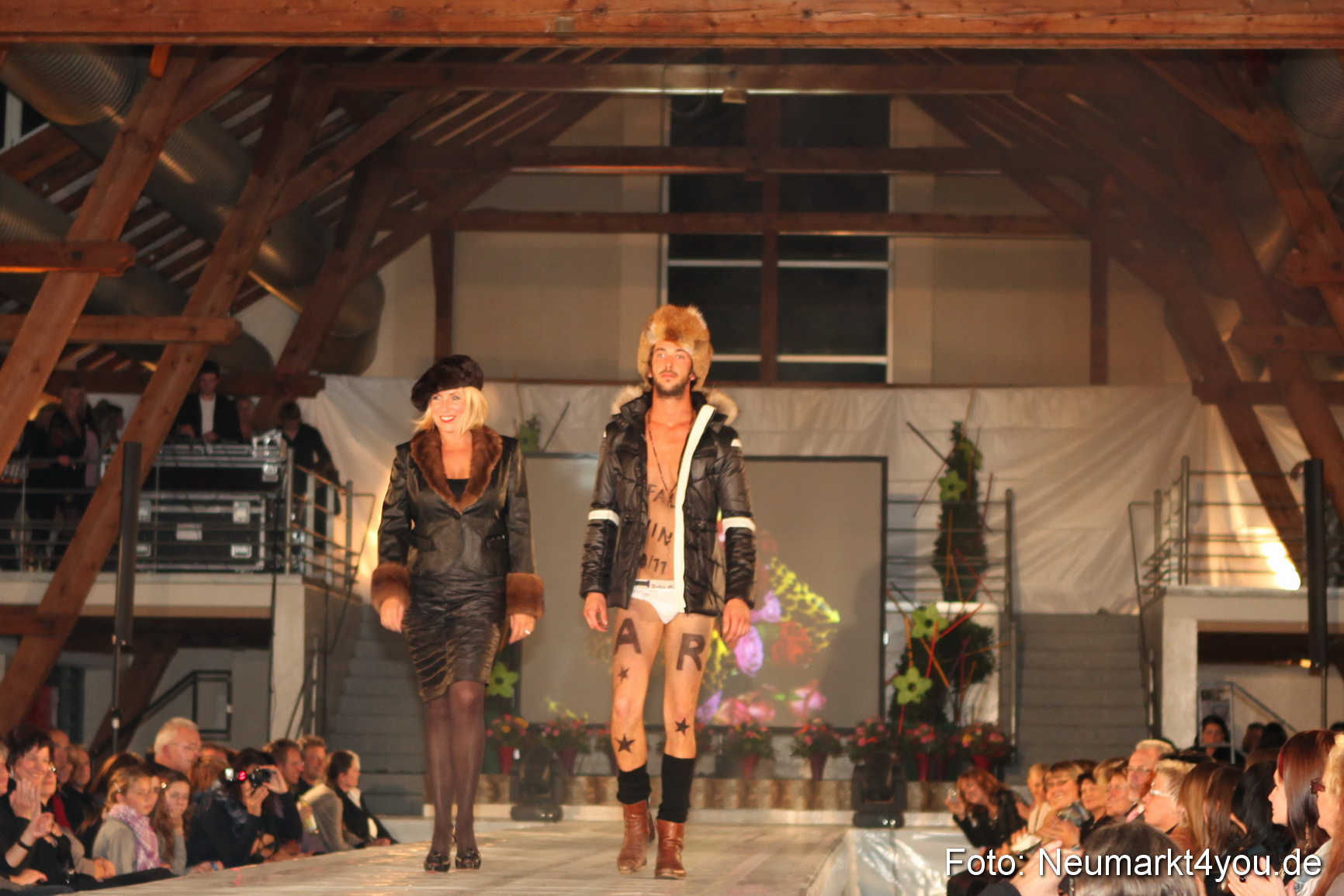 Revival Modenschau 011010 0015