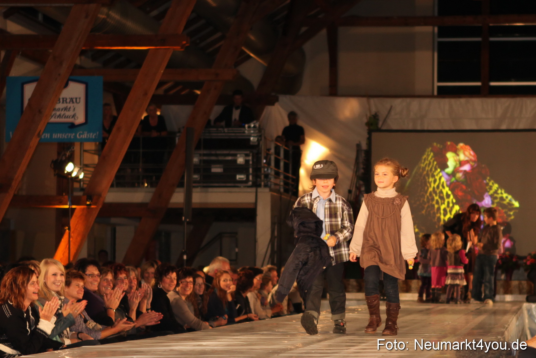 Revival Modenschau 011010 0027