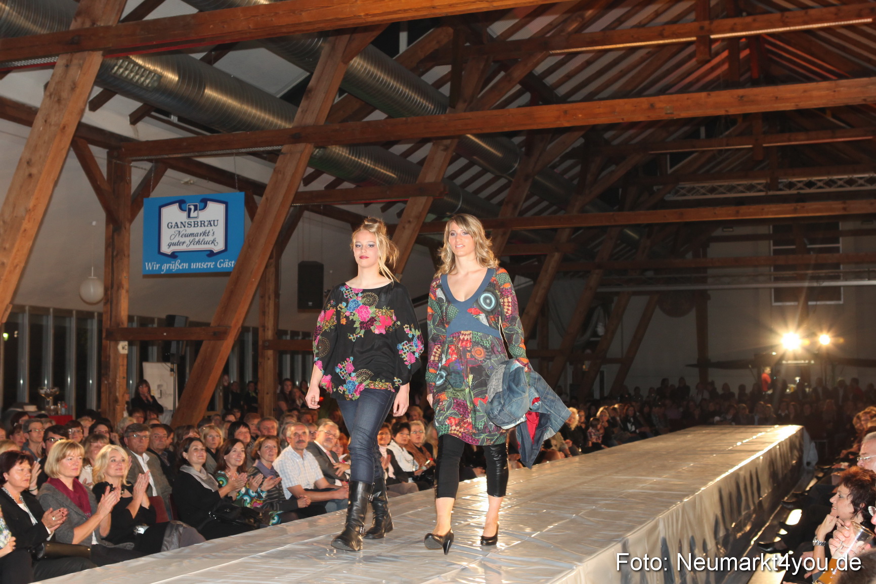 Revival Modenschau 011010 0031