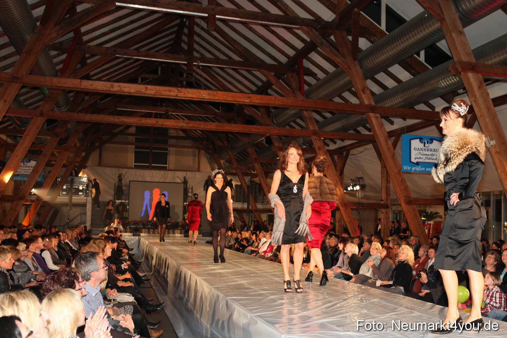 Revival Modenschau 011010 0034