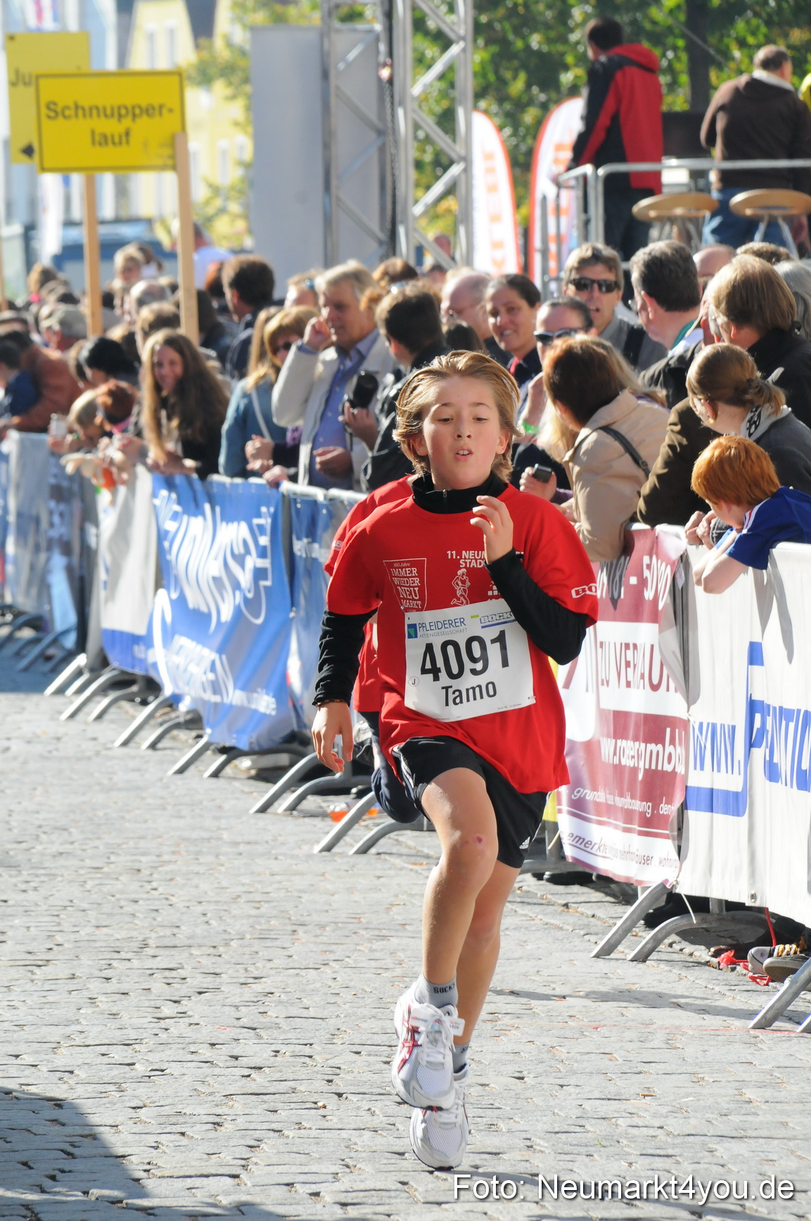 Zieleinlauf Stadtlauf Neumarkt 190910 0007
