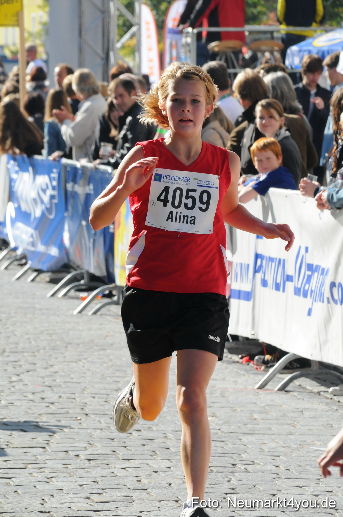 Zieleinlauf Stadtlauf Neumarkt 190910 0009