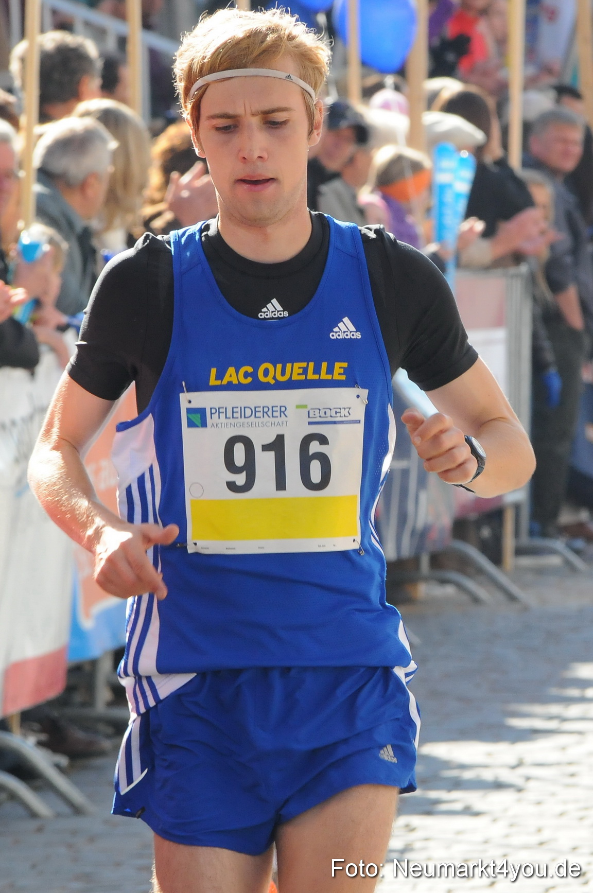 Zieleinlauf Stadtlauf Neumarkt 190910 0035