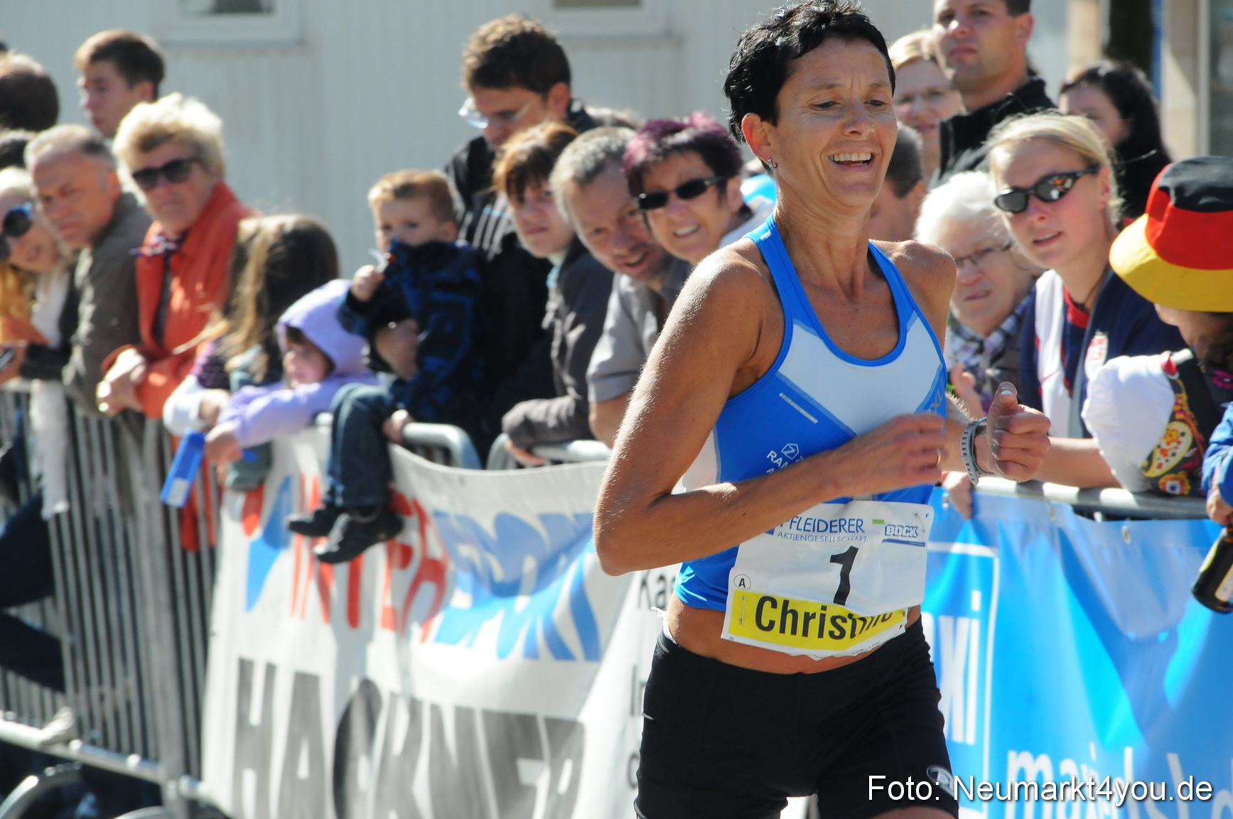 Zieleinlauf Stadtlauf Neumarkt 190910 0121