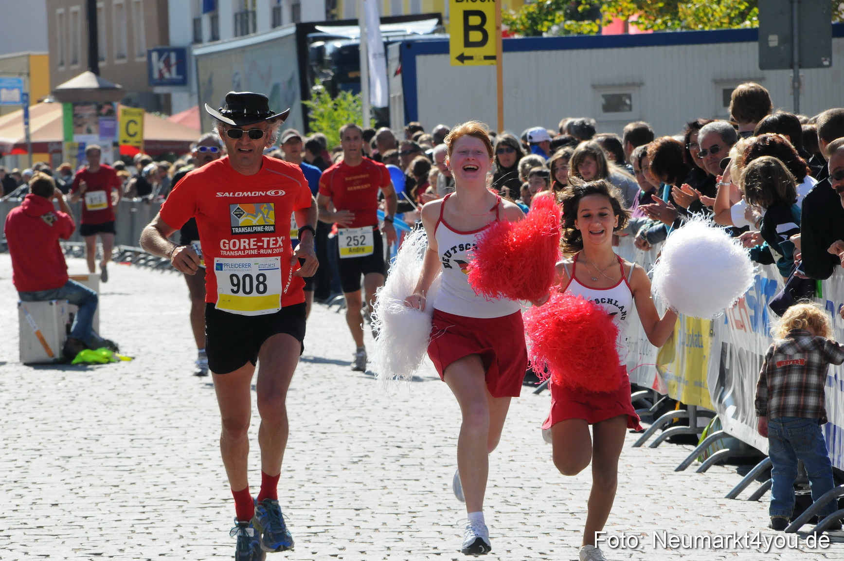 Zieleinlauf Stadtlauf Neumarkt 190910 0137