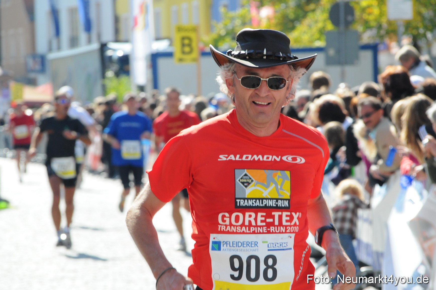 Zieleinlauf Stadtlauf Neumarkt 190910 0138