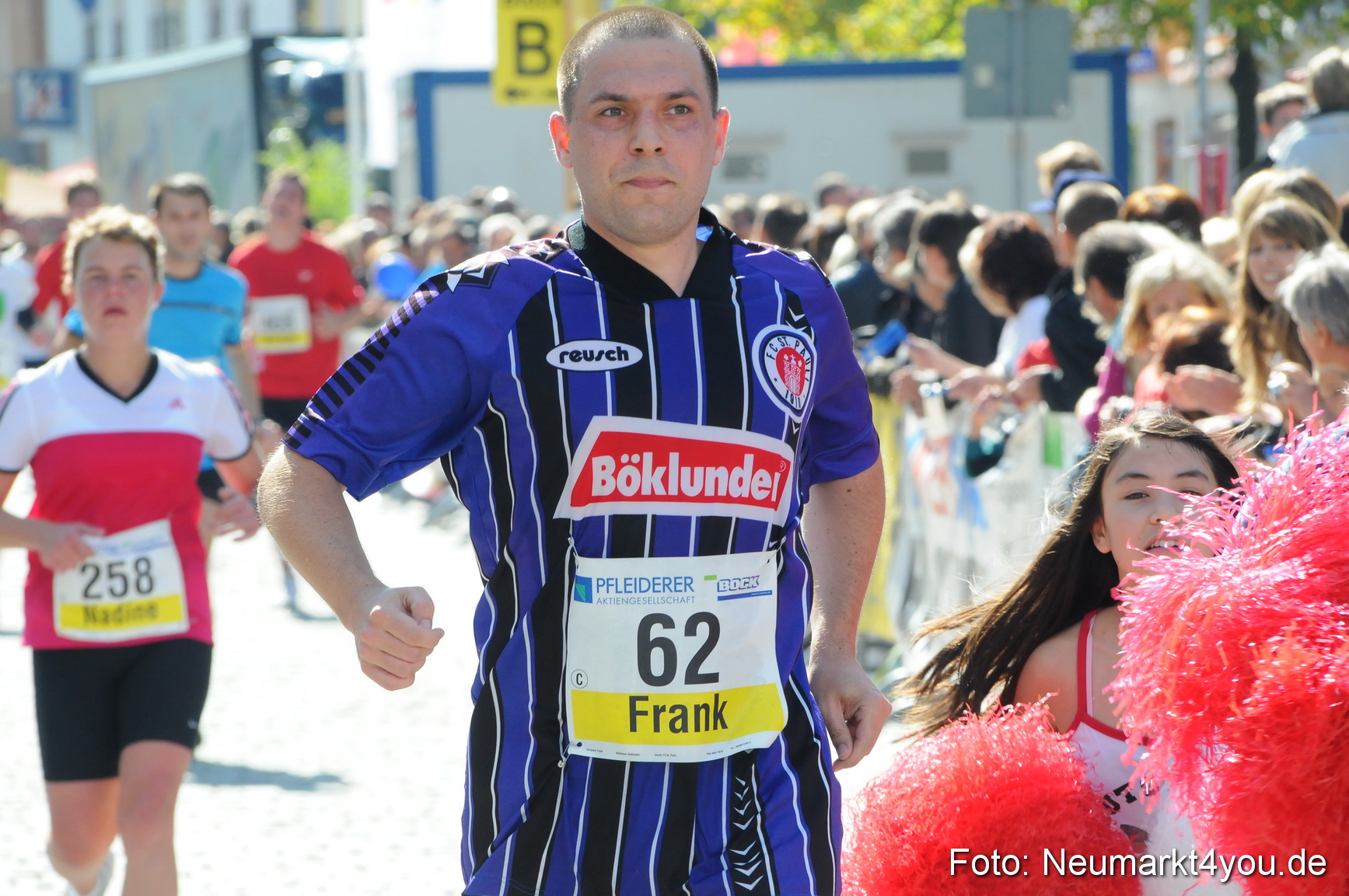Zieleinlauf Stadtlauf Neumarkt 190910 0141