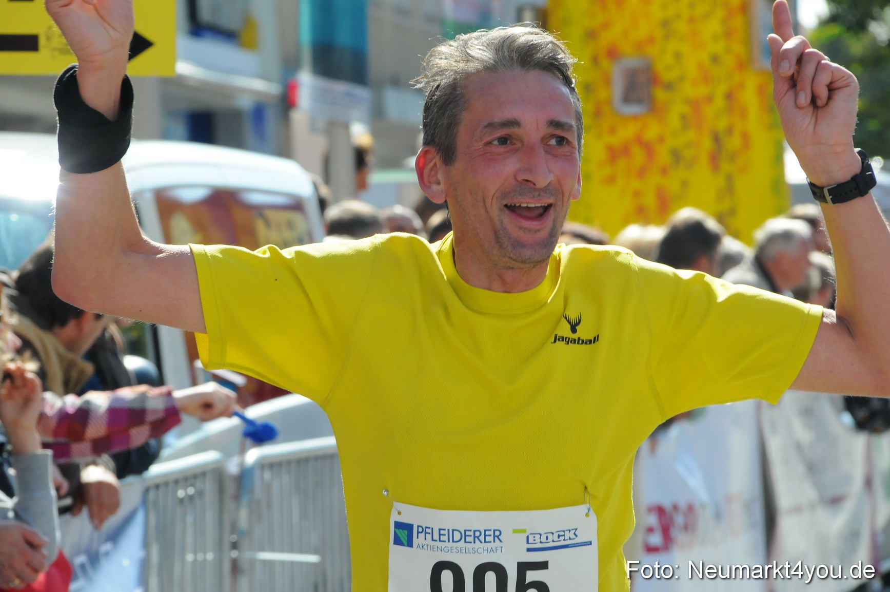 Zieleinlauf Stadtlauf Neumarkt 190910 0148