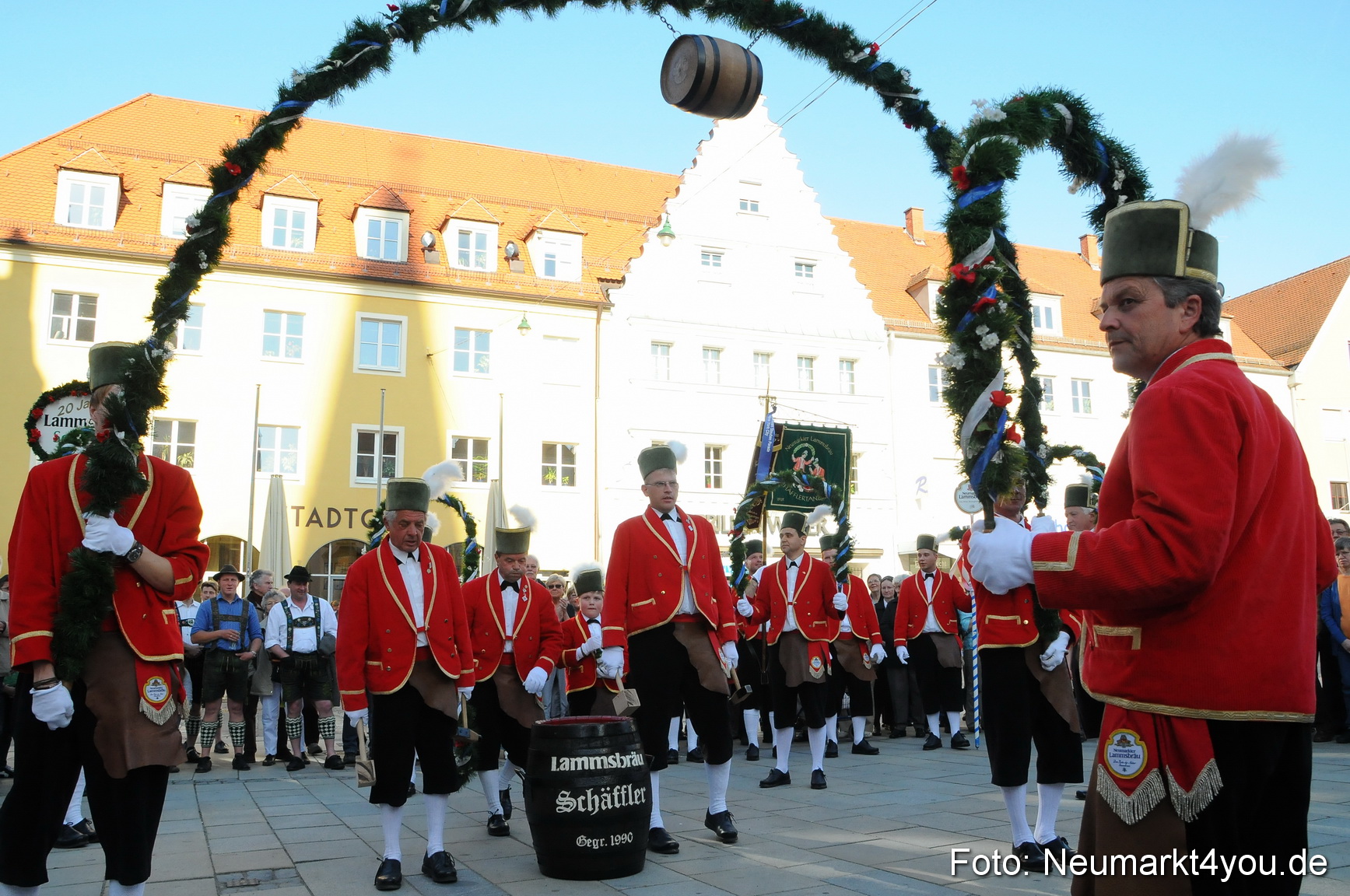 Schaefflertanz Rathaus 240410 0009