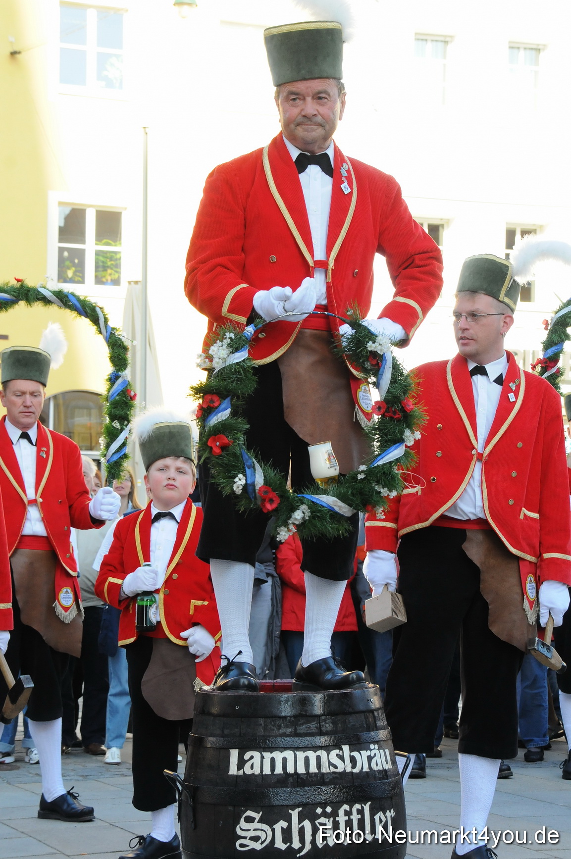 Schaefflertanz Rathaus 240410 0010