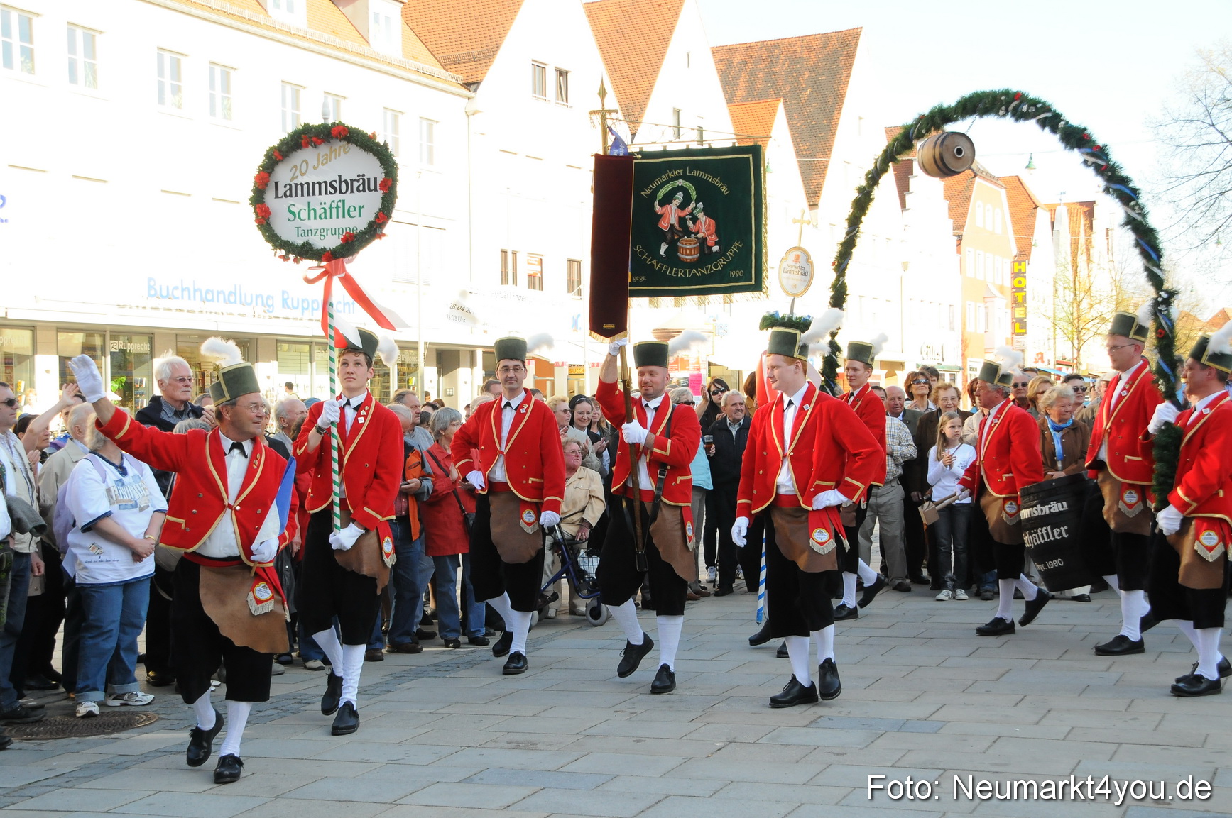 Schaefflertanz Rathaus 240410 0012