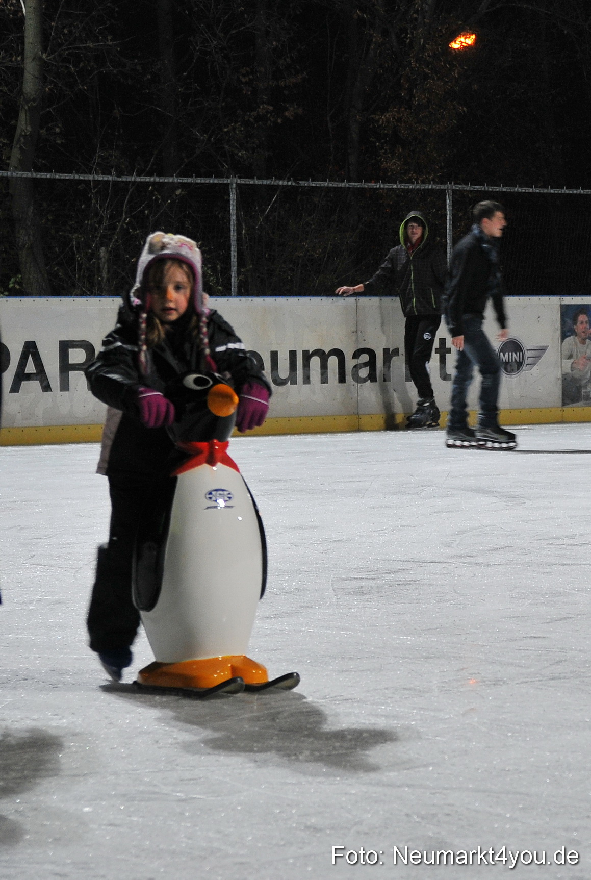 Eroeffnung Eislaufbahn 181111 0008