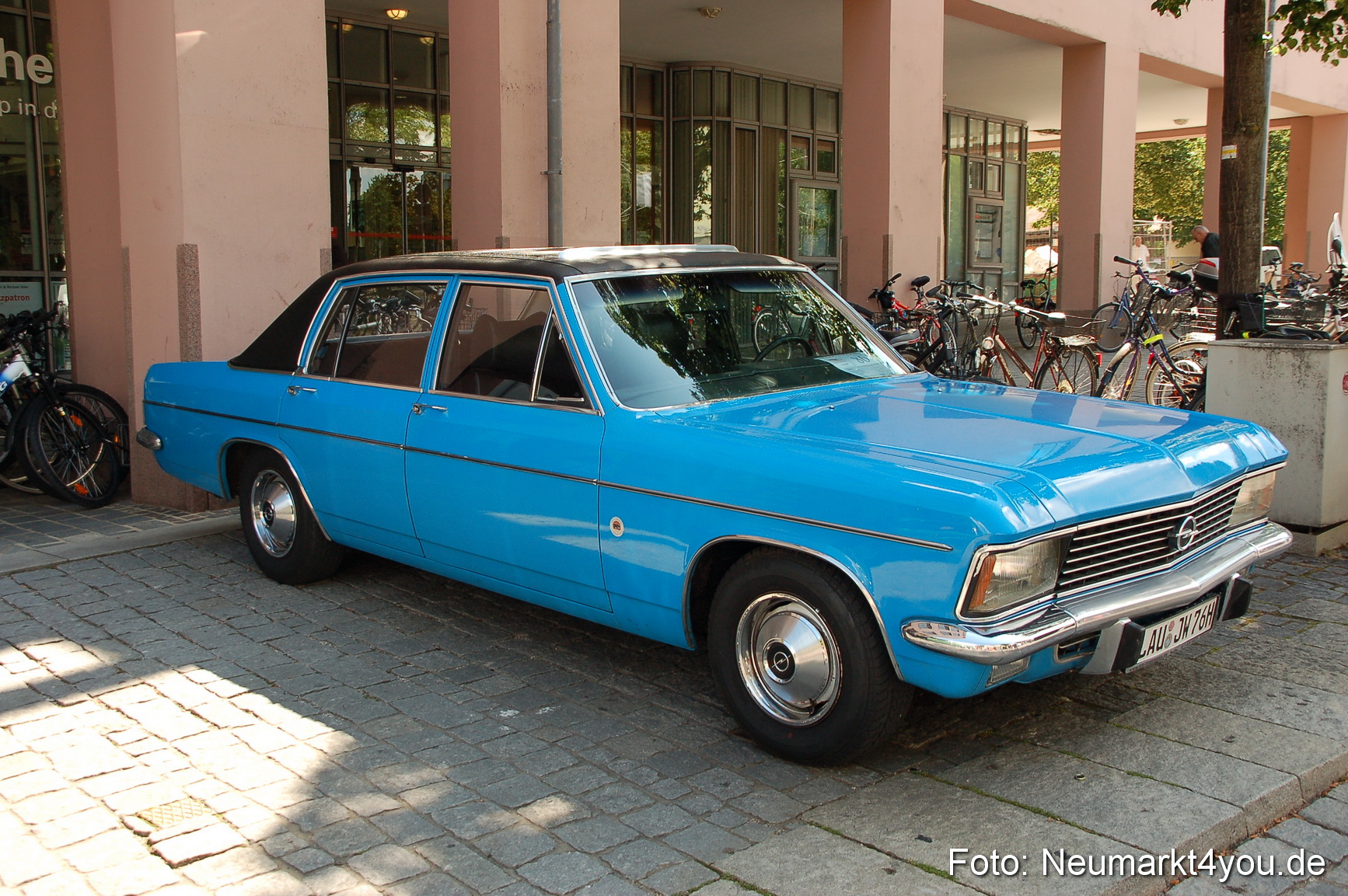 Oldtimertreffen Ausstellung Neumarkt 120611 0003