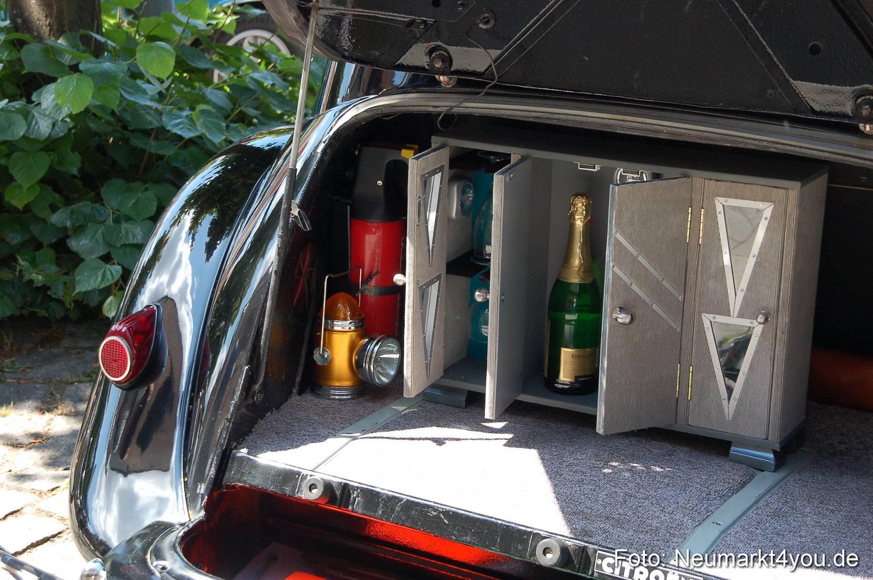 Oldtimertreffen Ausstellung Neumarkt 120611 0028