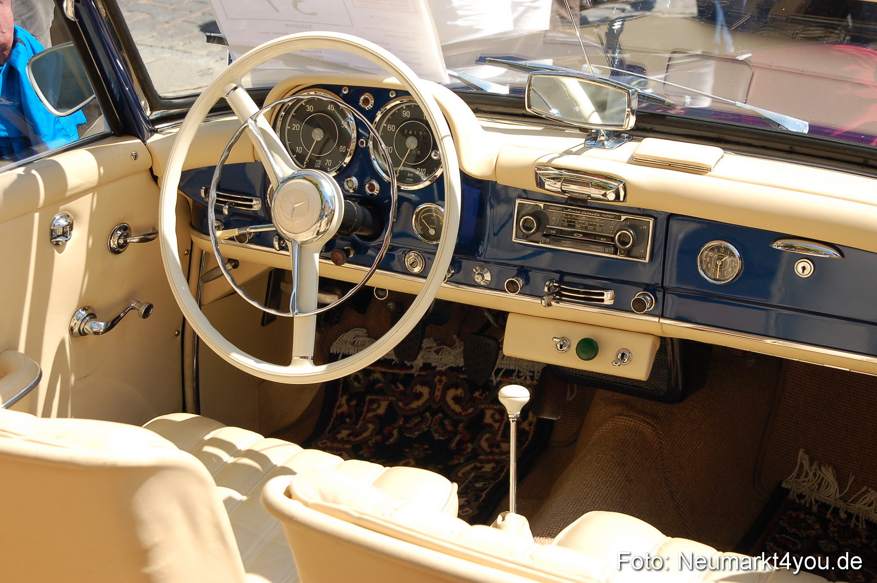 Oldtimertreffen Ausstellung Neumarkt 120611 0051