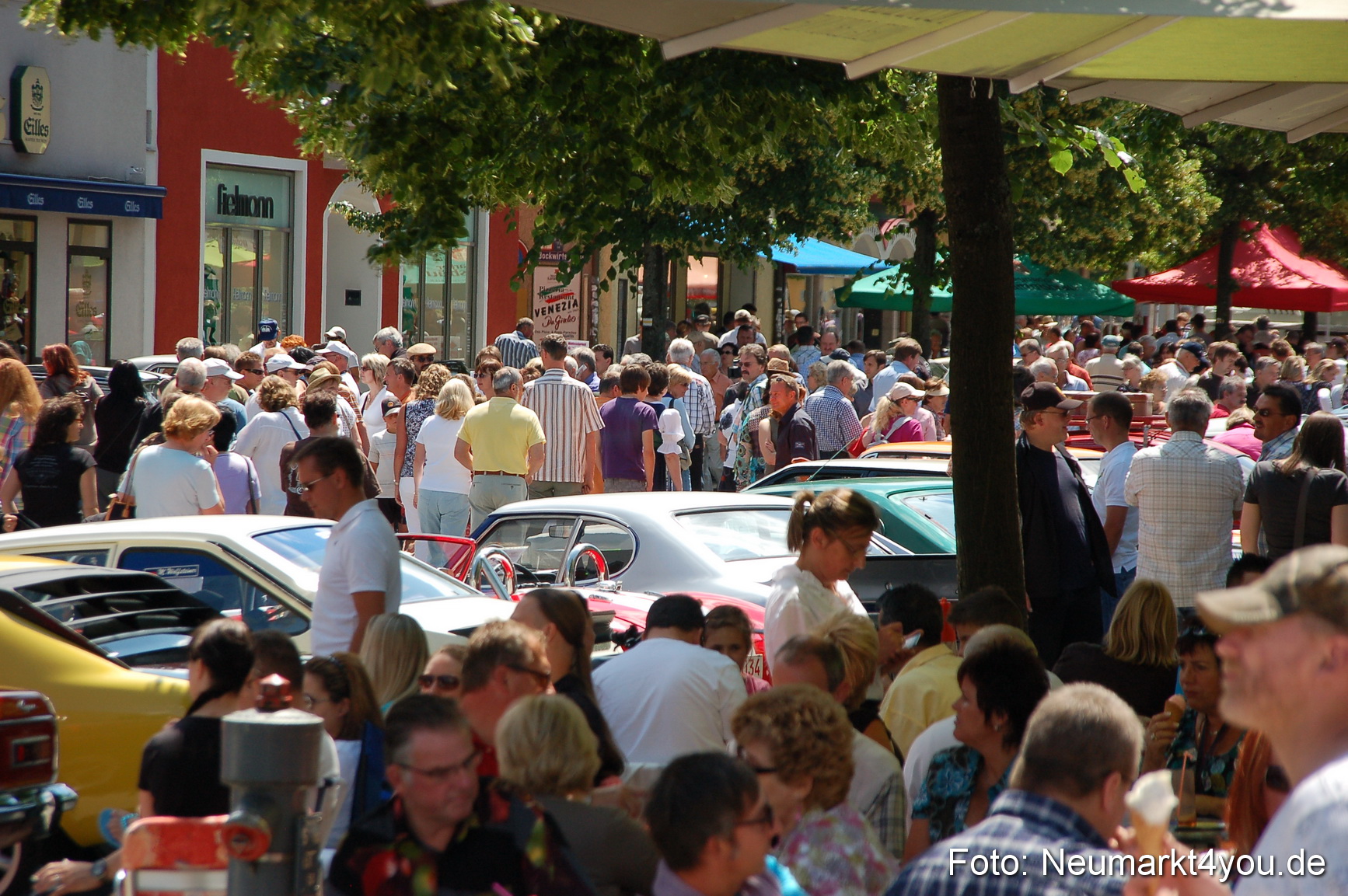Oldtimertreffen Ausstellung Neumarkt 120611 0092