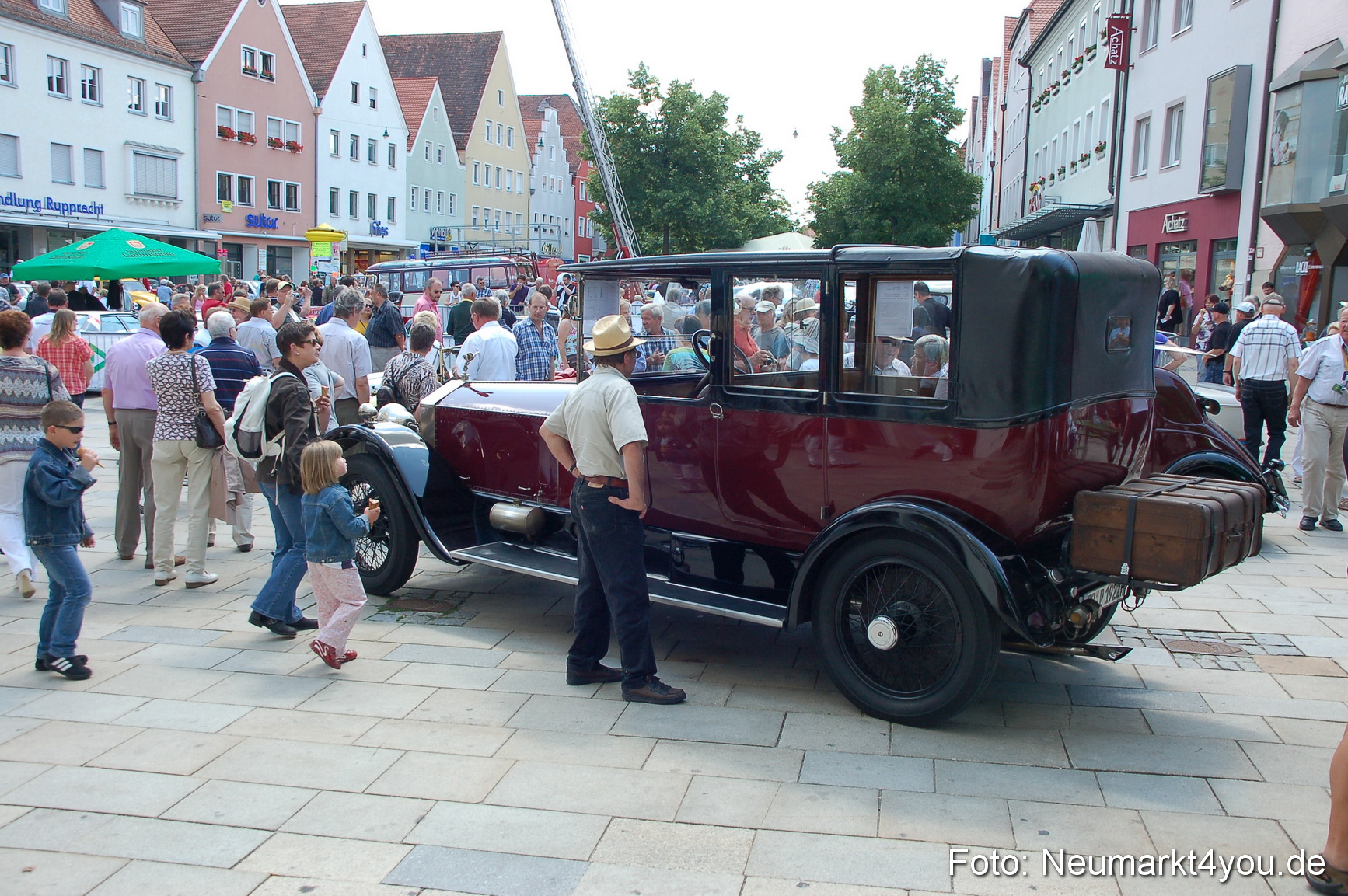 Oldtimertreffen Ausstellung Neumarkt 120611 0100