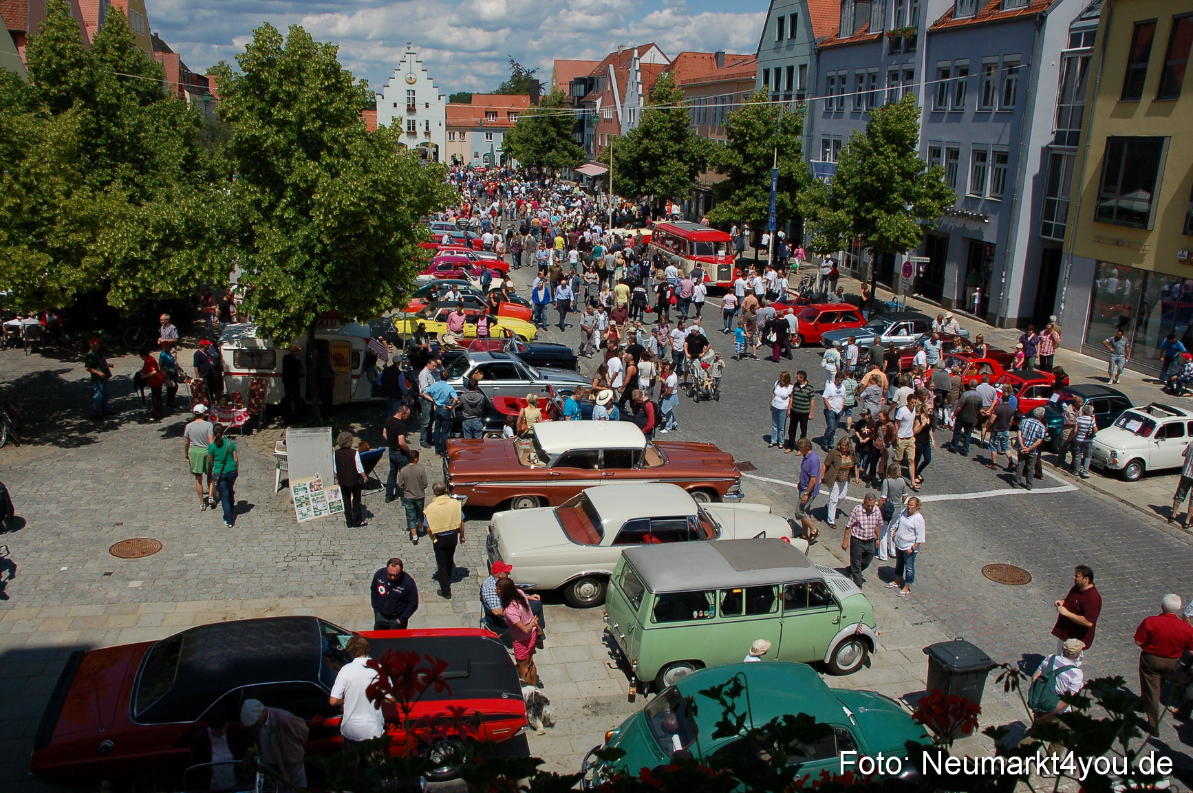 Oldtimertreffen Ausstellung Neumarkt 120611 0106