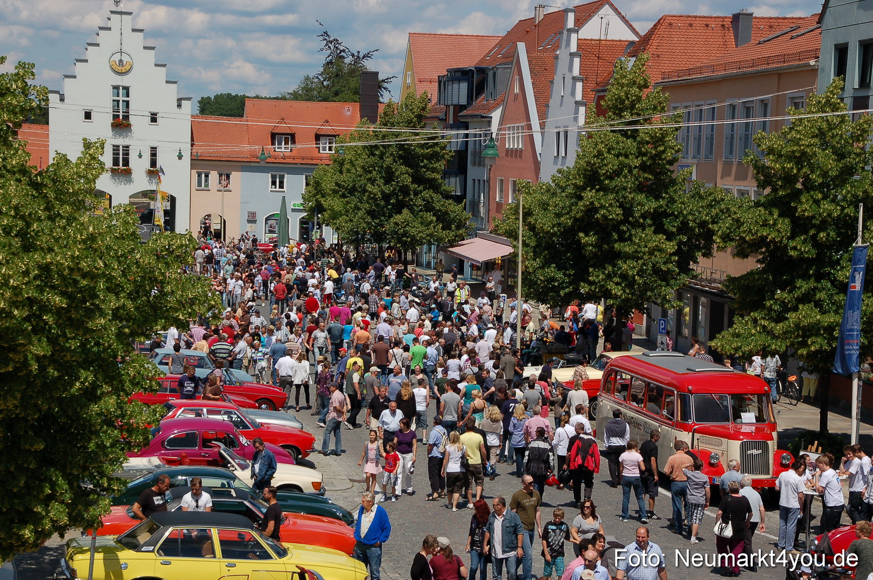 Oldtimertreffen Ausstellung Neumarkt 120611 0107