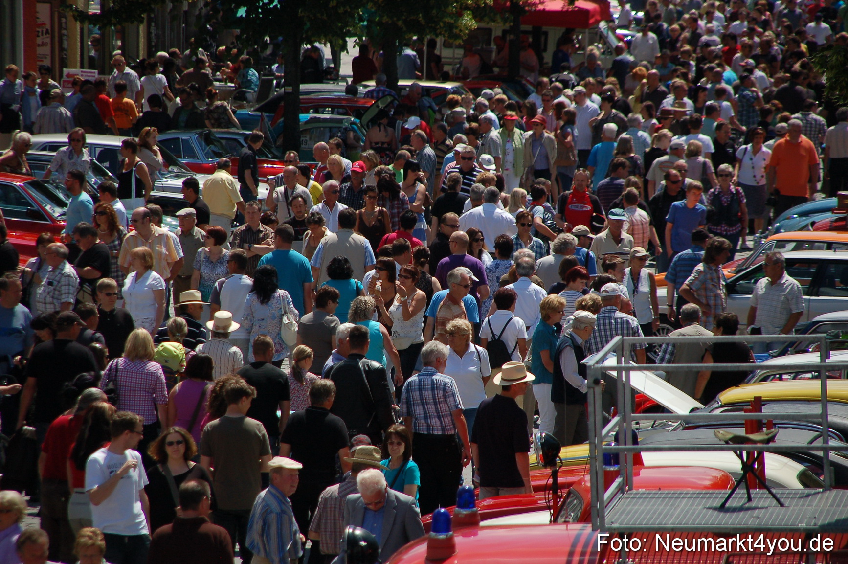 Oldtimertreffen Ausstellung Neumarkt 120611 0116