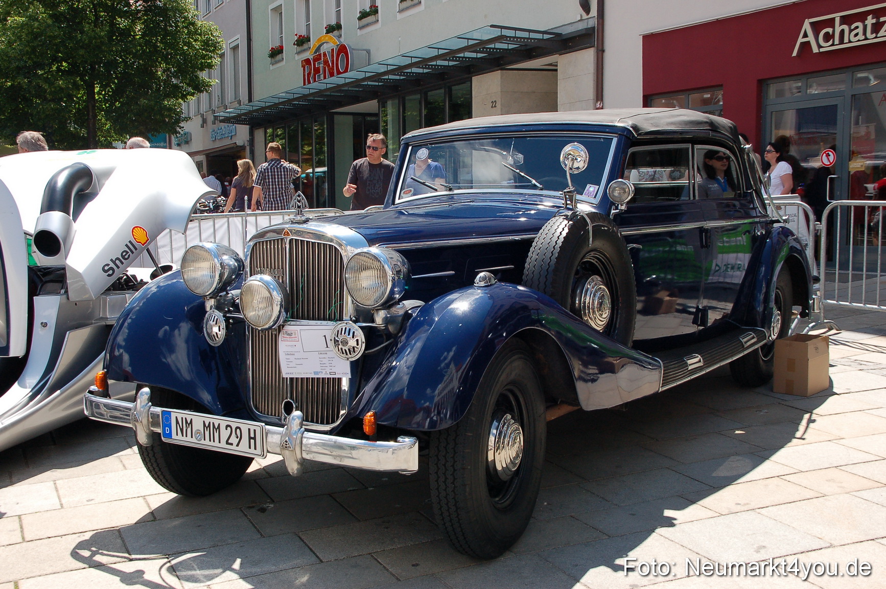 Oldtimertreffen Ausstellung Neumarkt 120611 0129