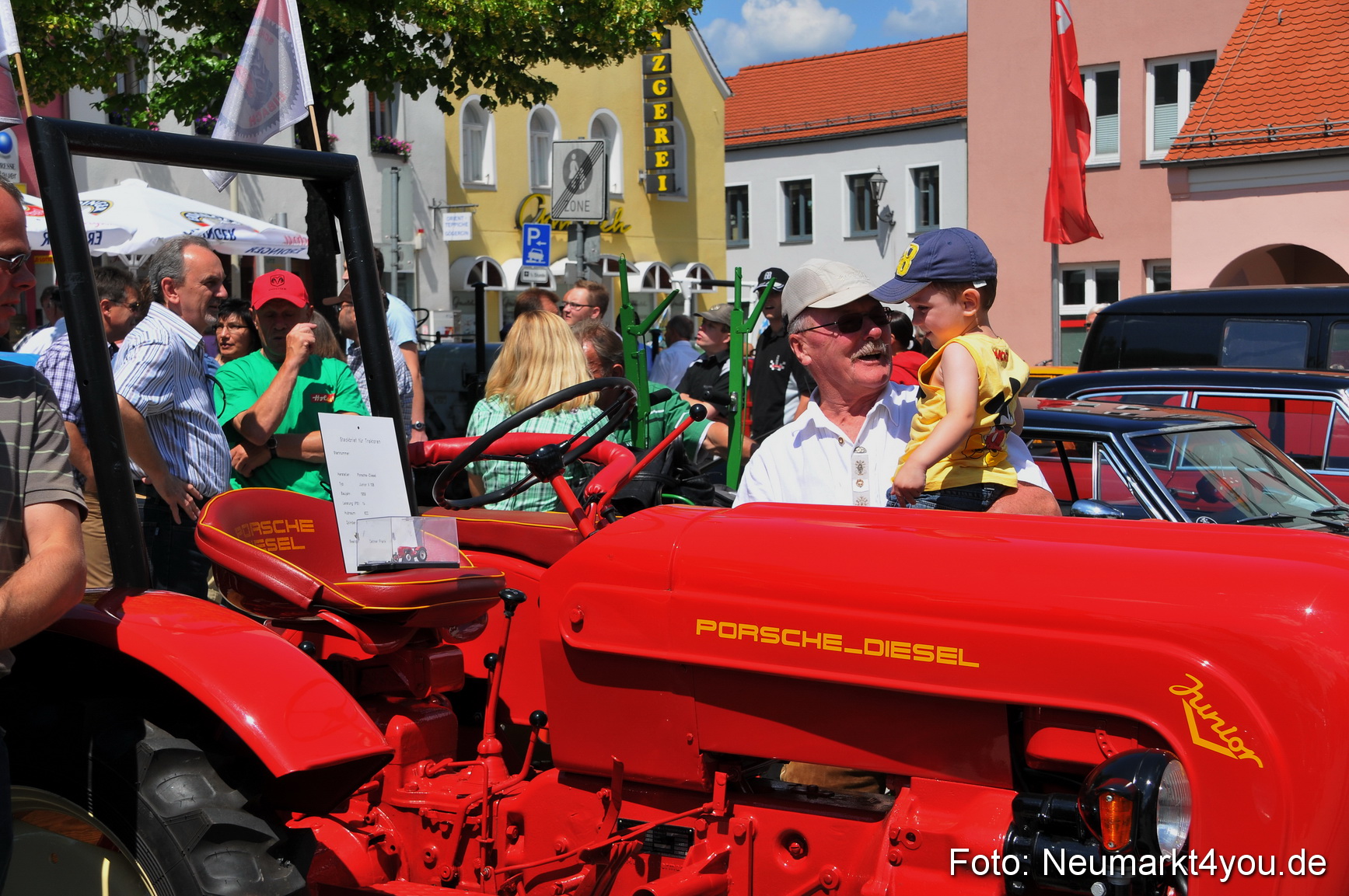 Oldtimertreffen Ausstellung Neumarkt 120611 0174