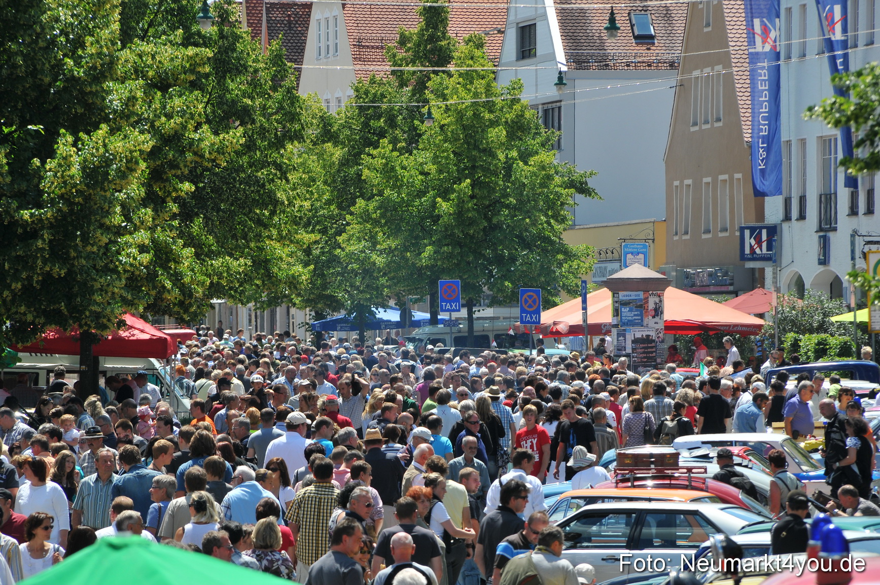 Oldtimertreffen Ausstellung Neumarkt 120611 0198