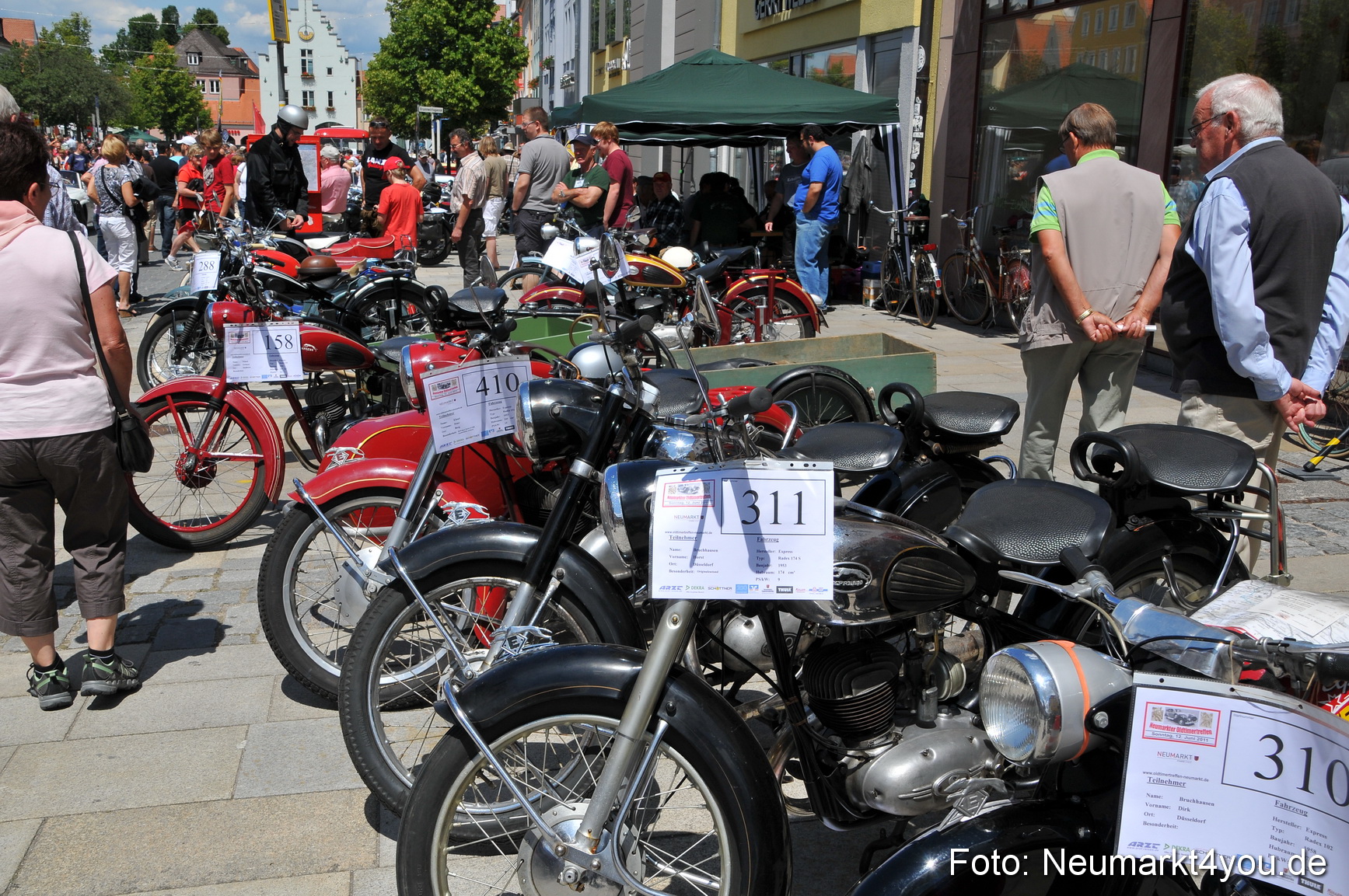 Oldtimertreffen Ausstellung Neumarkt 120611 0226