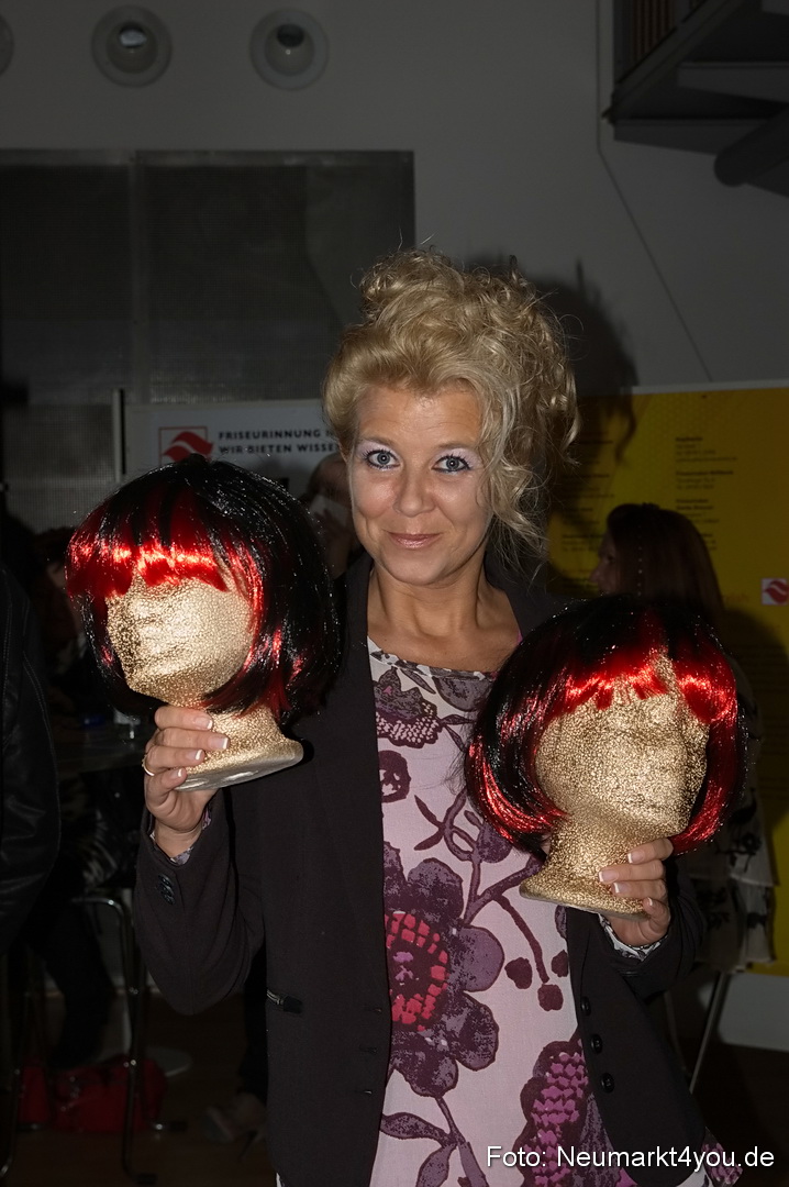 Show 383 061111 0012