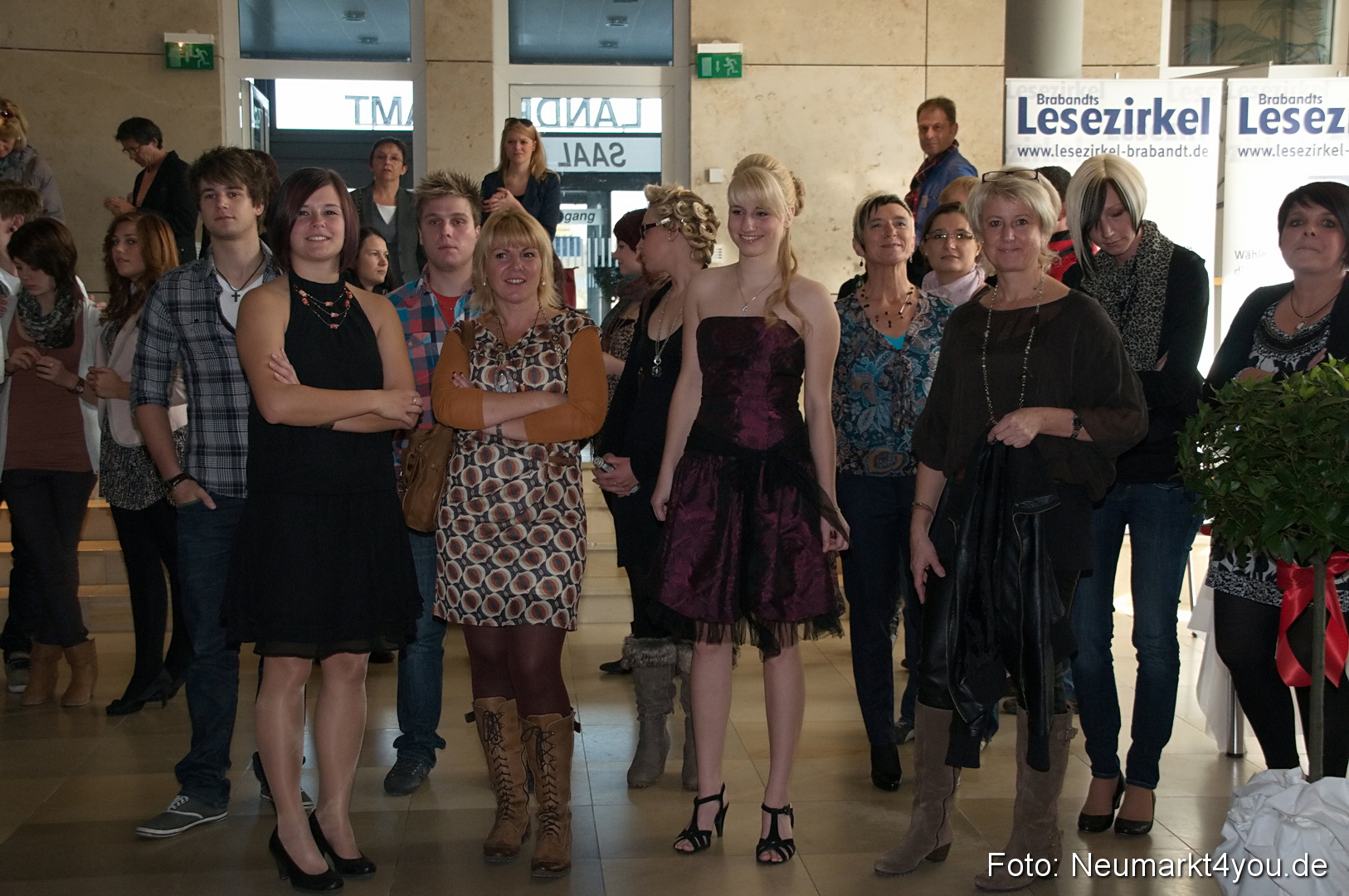 Show 383 061111 0013