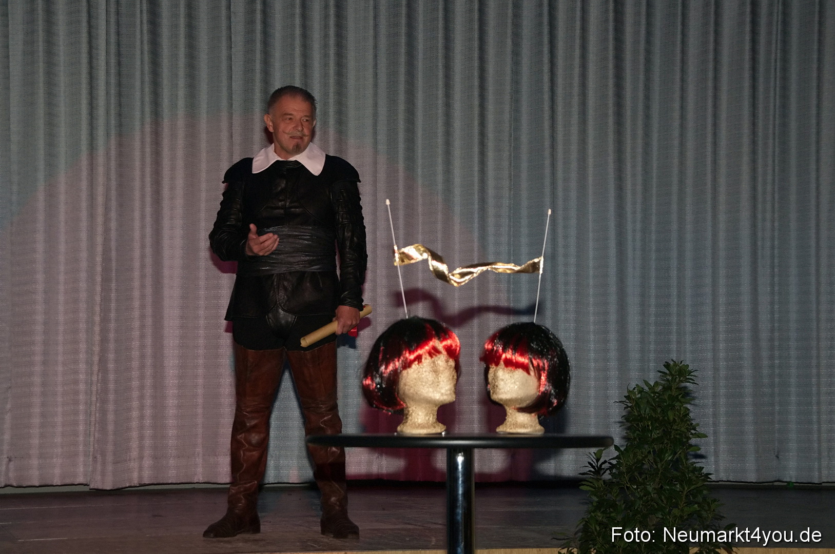 Show 383 061111 0015