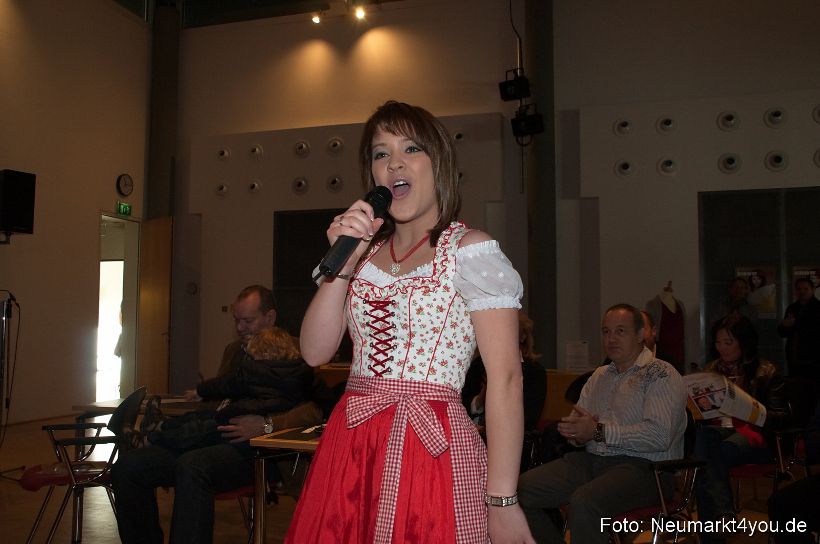 Show 383 061111 0021