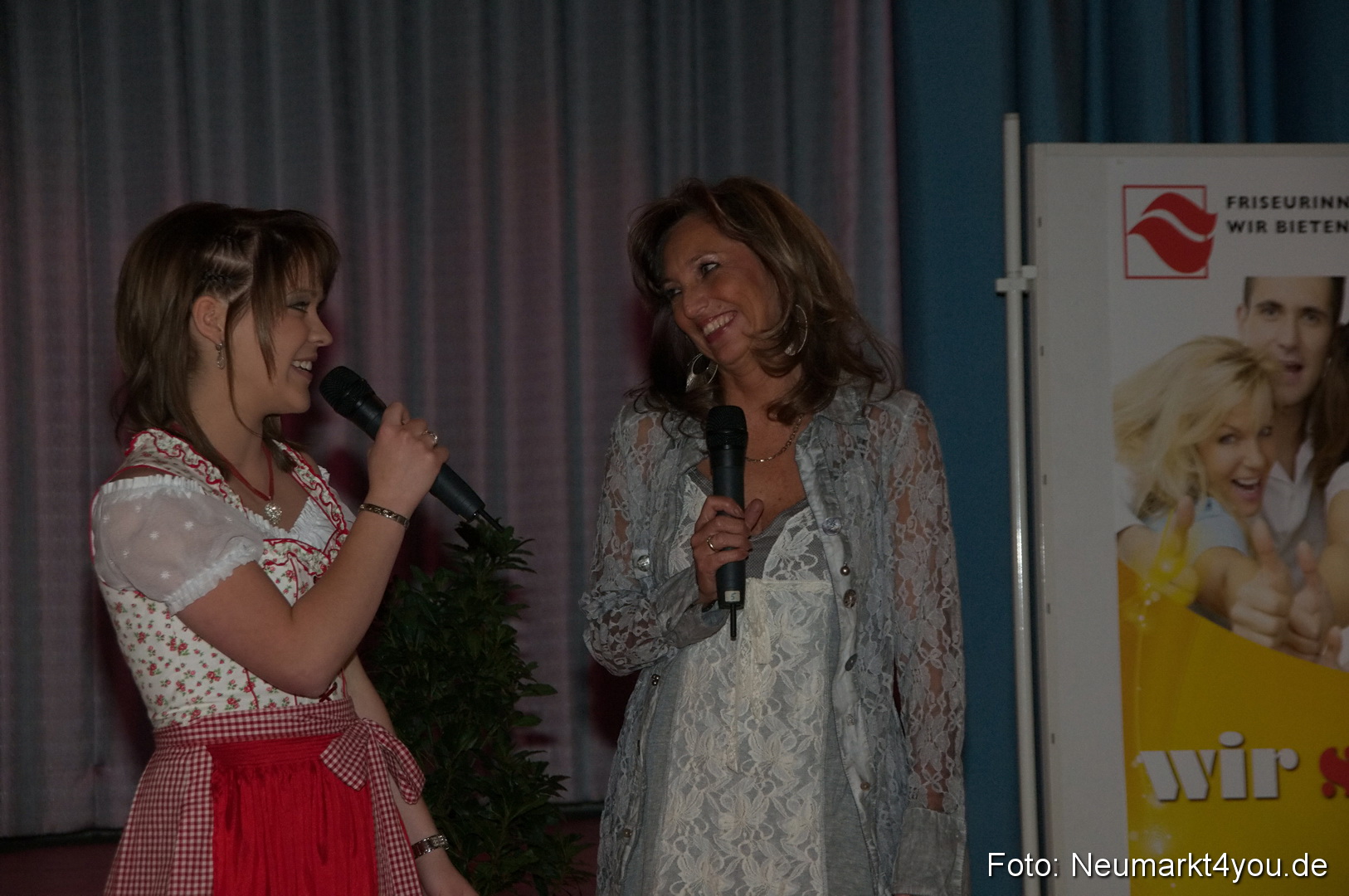 Show 383 061111 0024