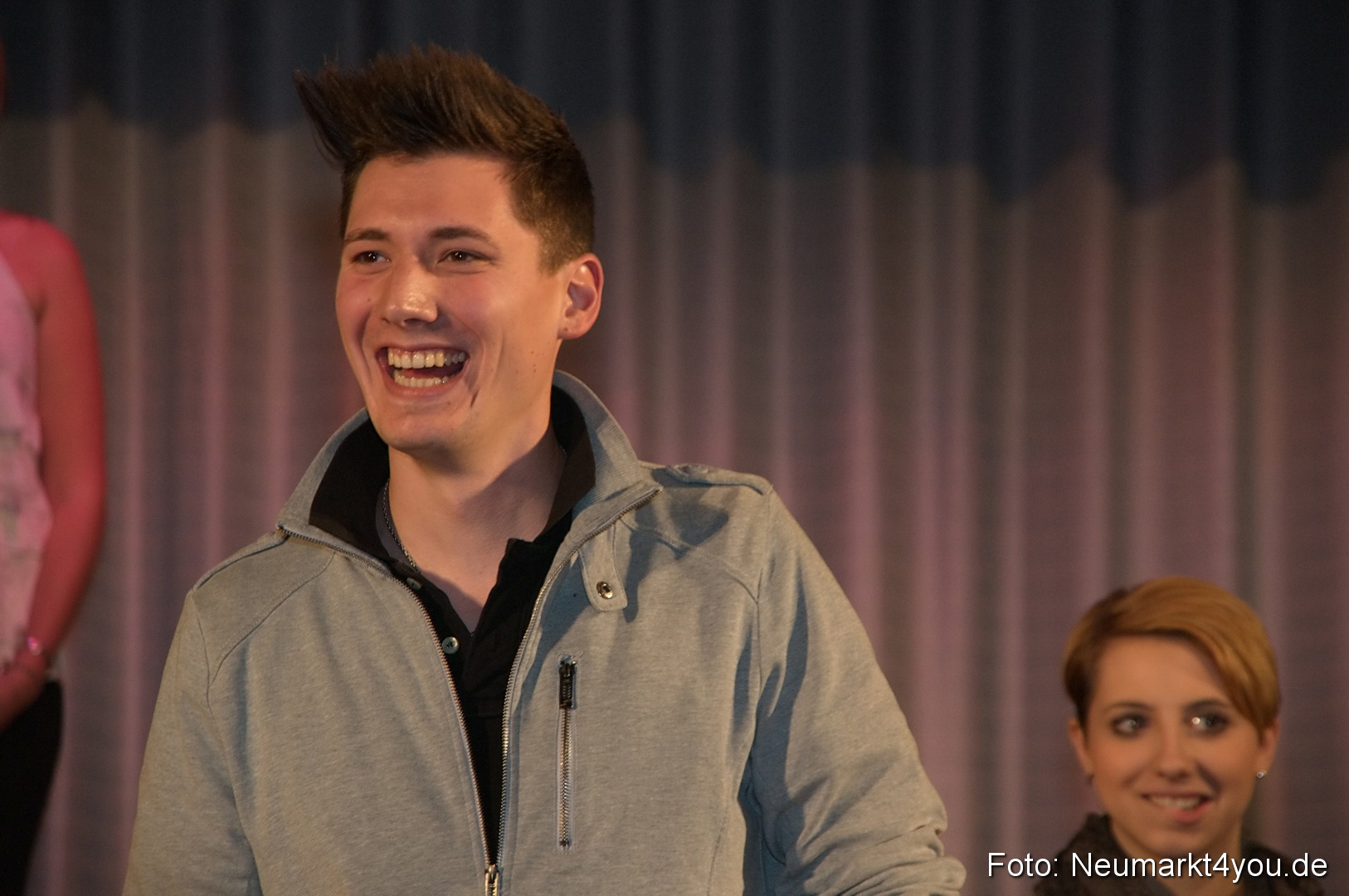 Show 383 061111 0027