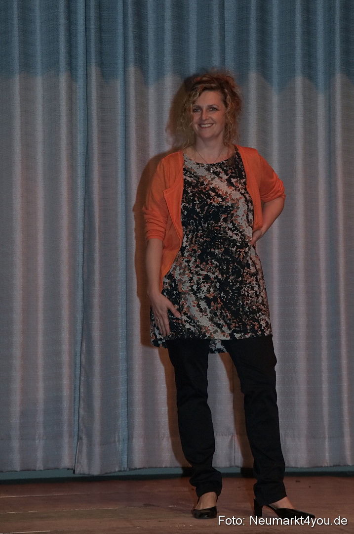 Show 383 061111 0048