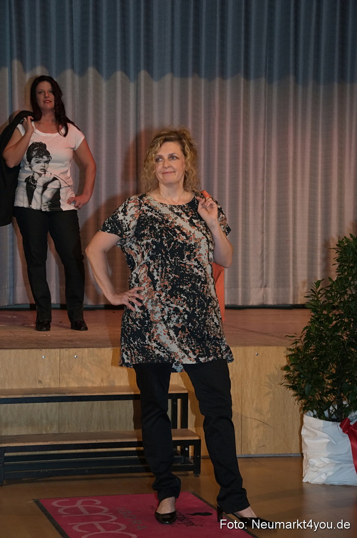 Show 383 061111 0051