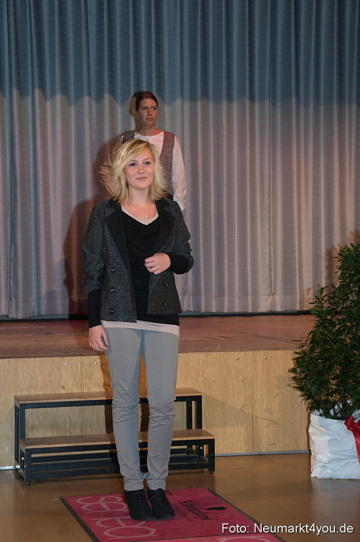 Show 383 061111 0052