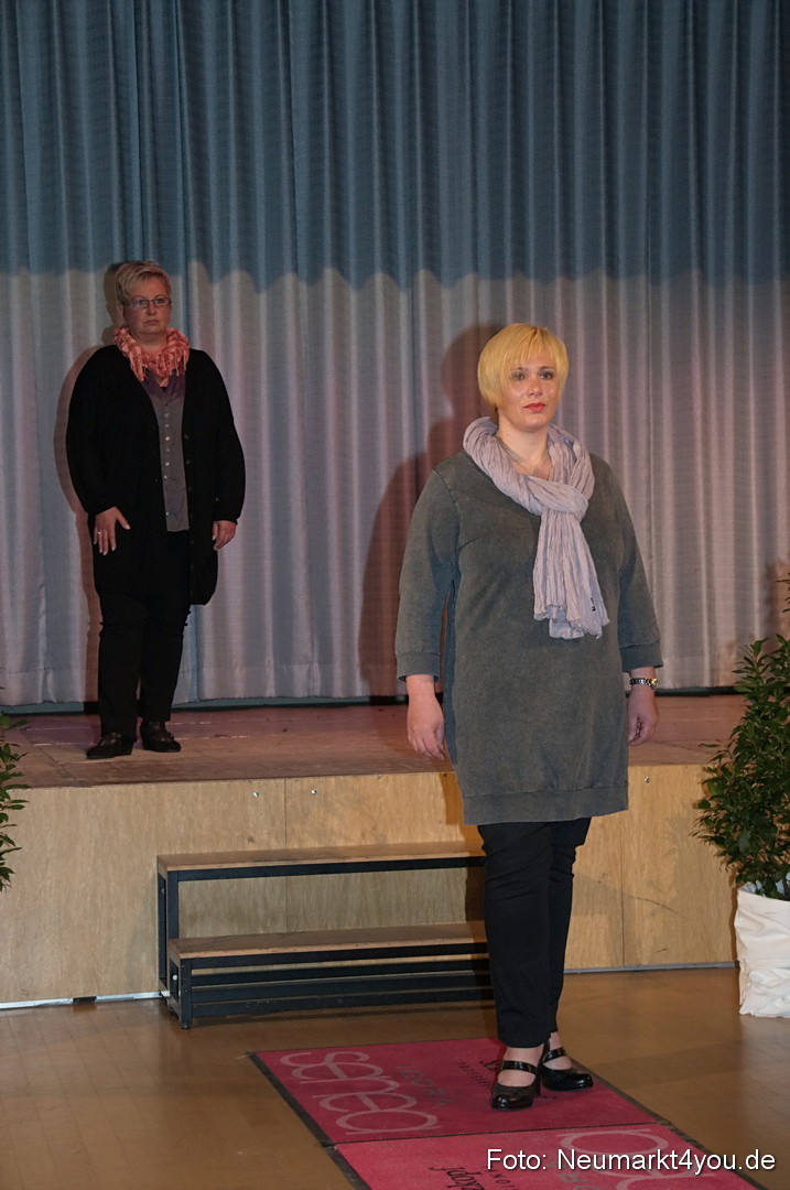 Show 383 061111 0059