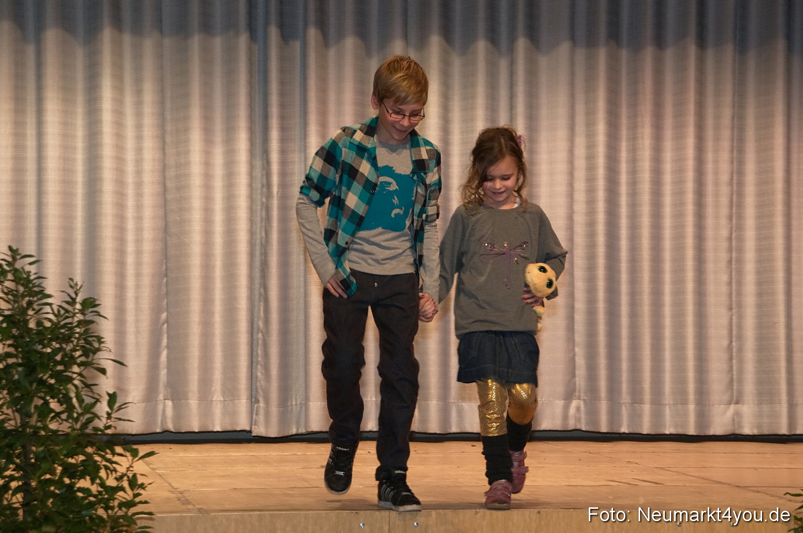 Show 383 061111 0061