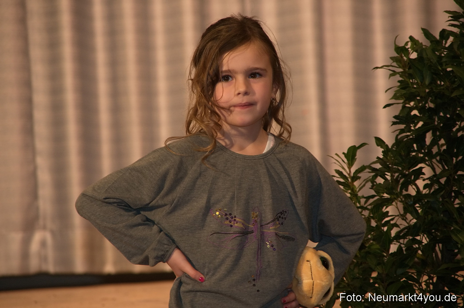 Show 383 061111 0065