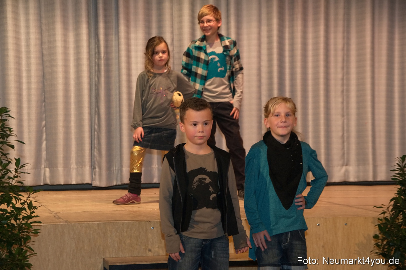 Show 383 061111 0069