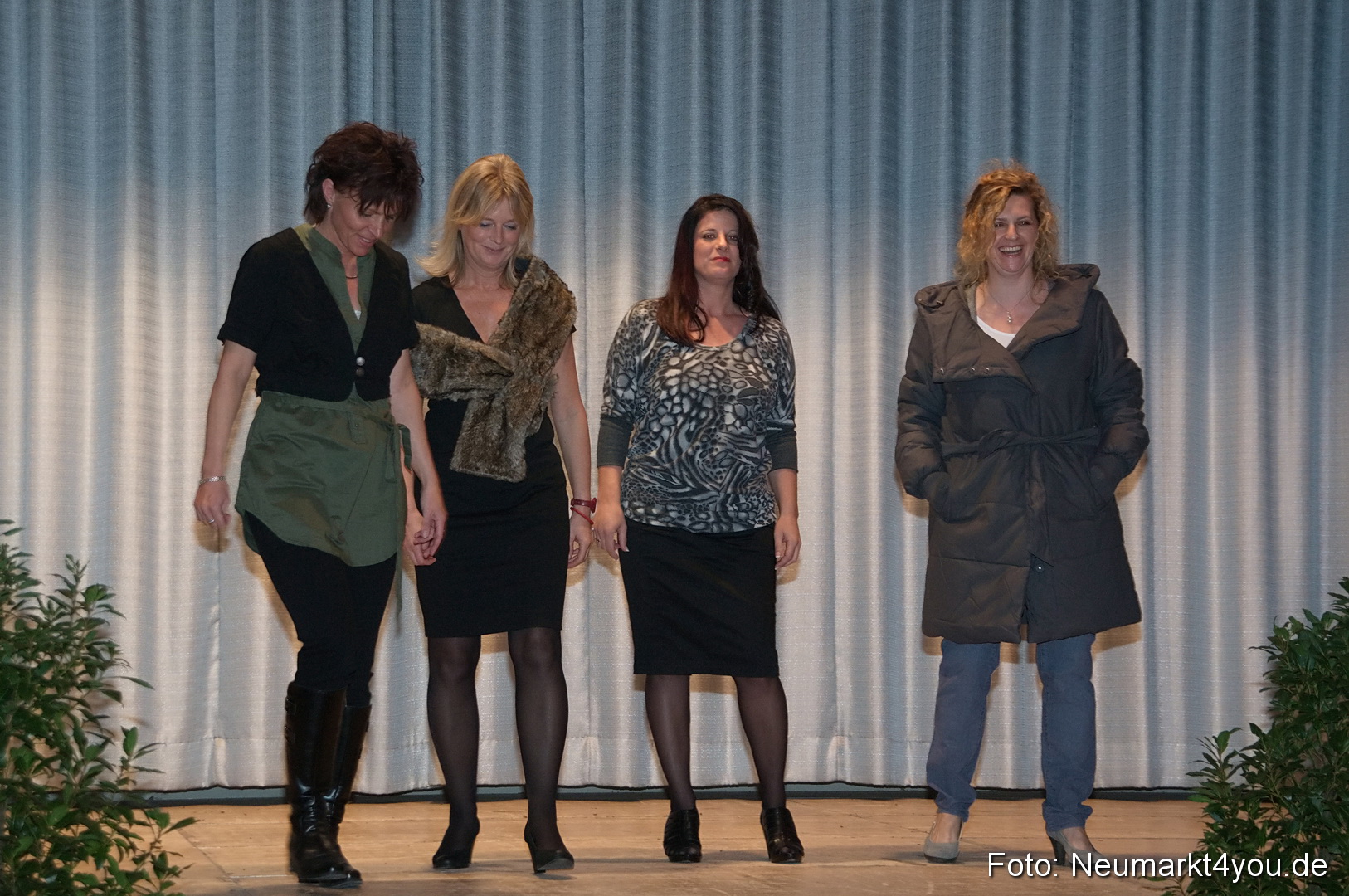 Show 383 061111 0074