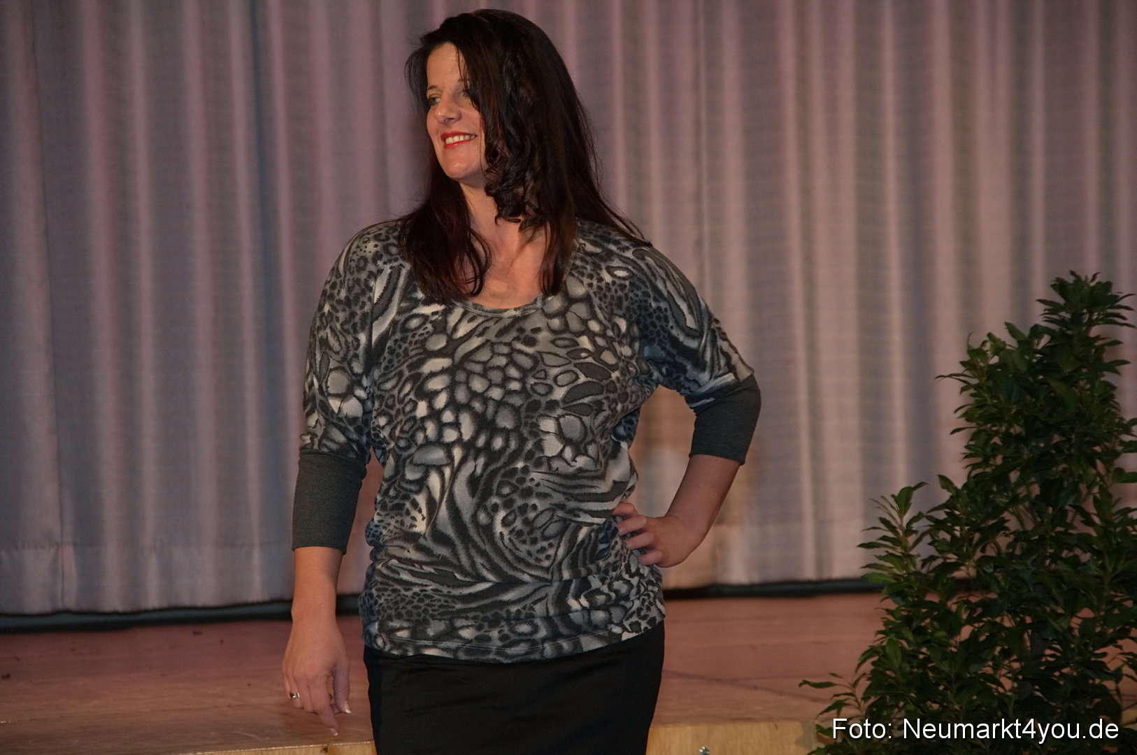 Show 383 061111 0080